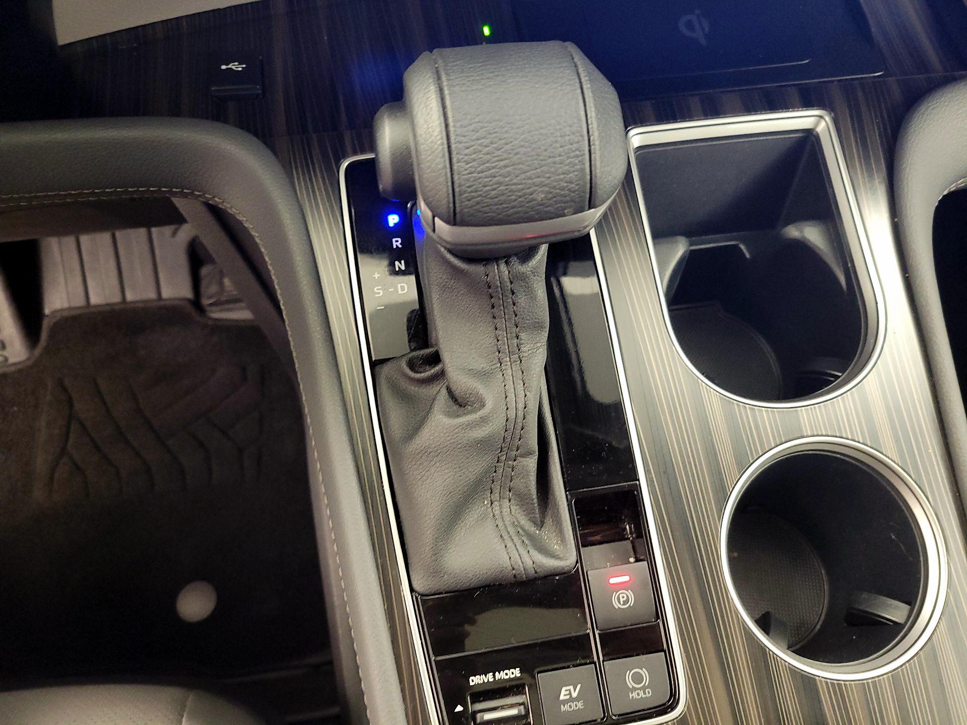 Thumbnail: 2024 Toyota Sienna - 18