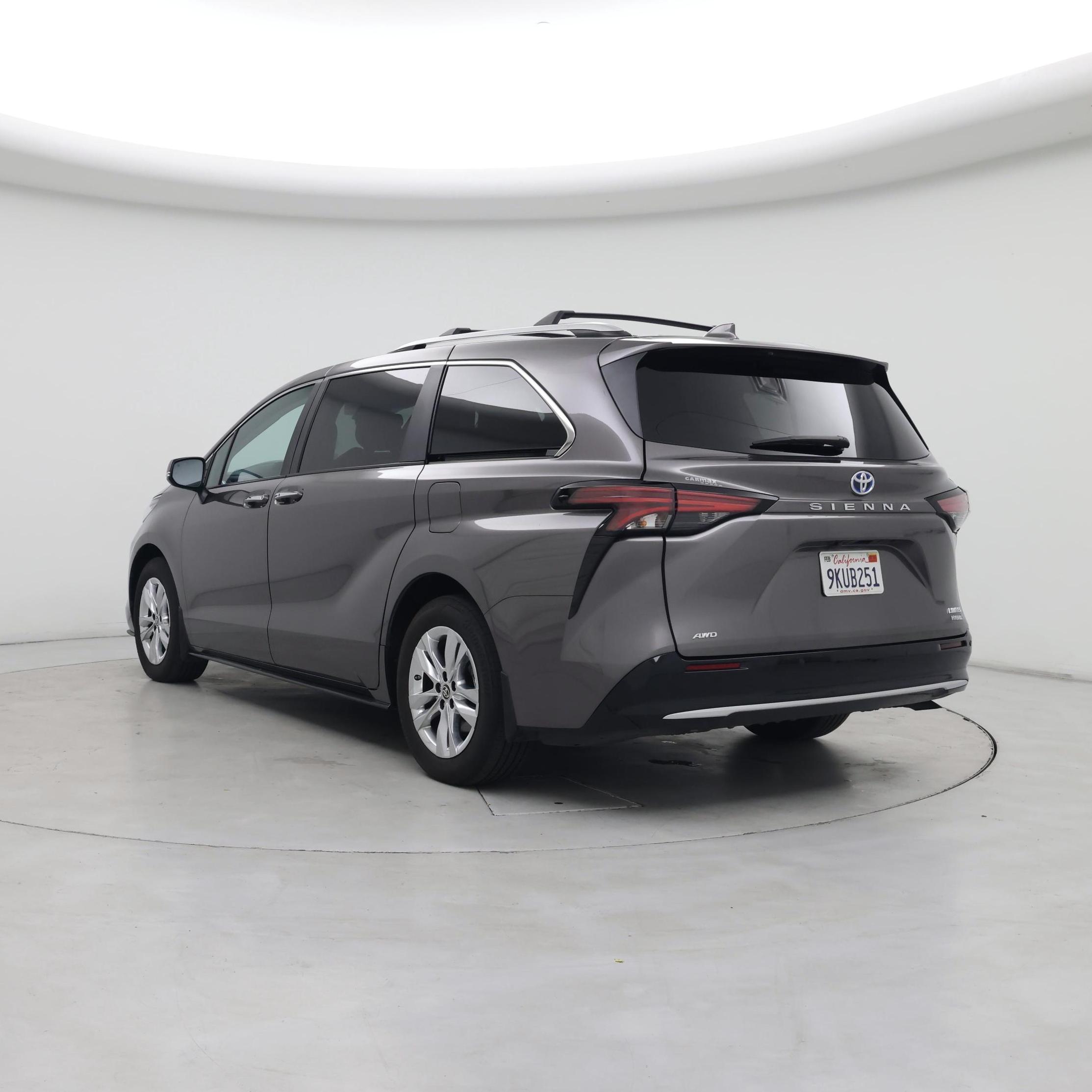 Thumbnail: 2024 Toyota Sienna - 2