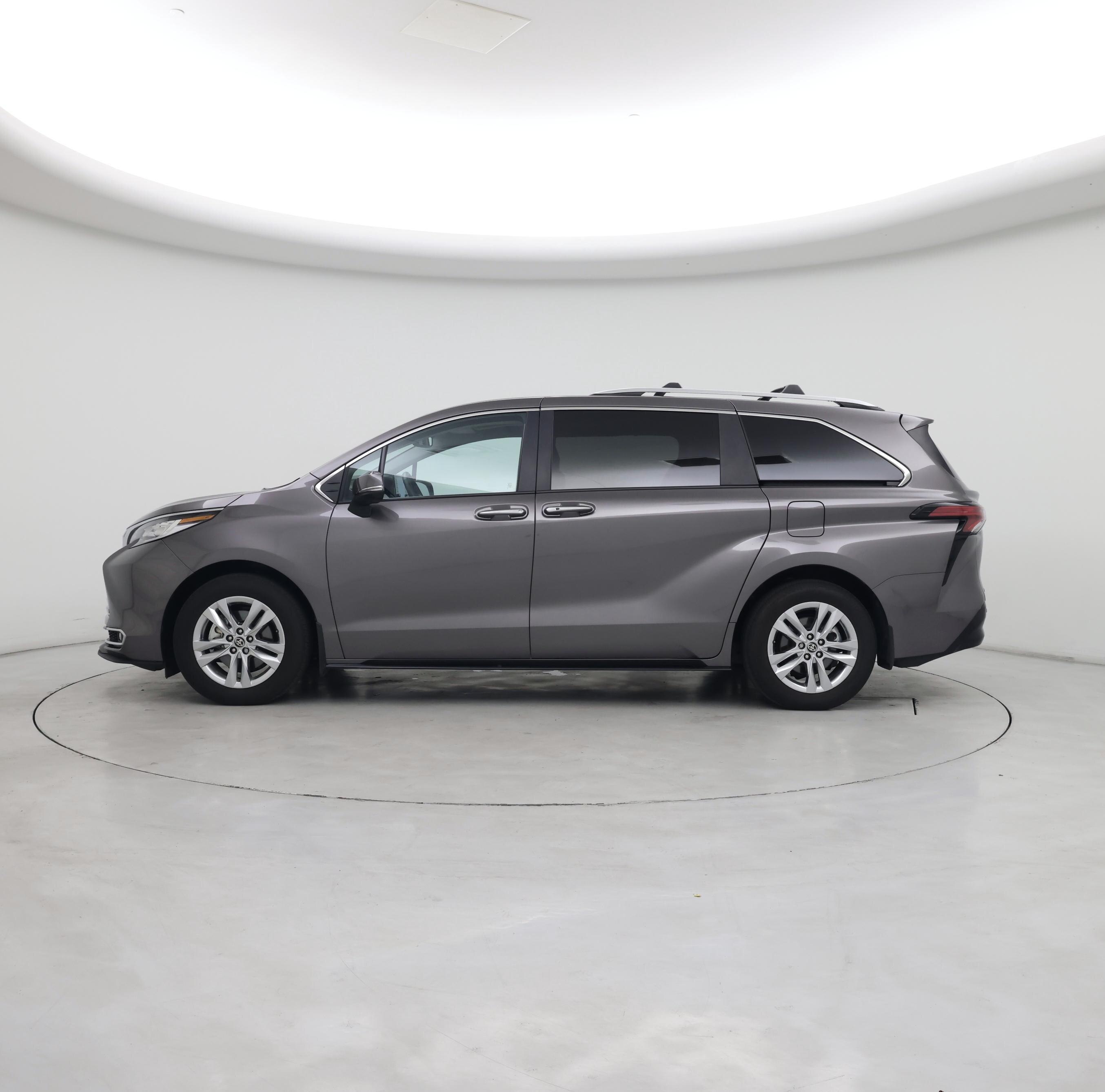 Thumbnail: 2024 Toyota Sienna - 3