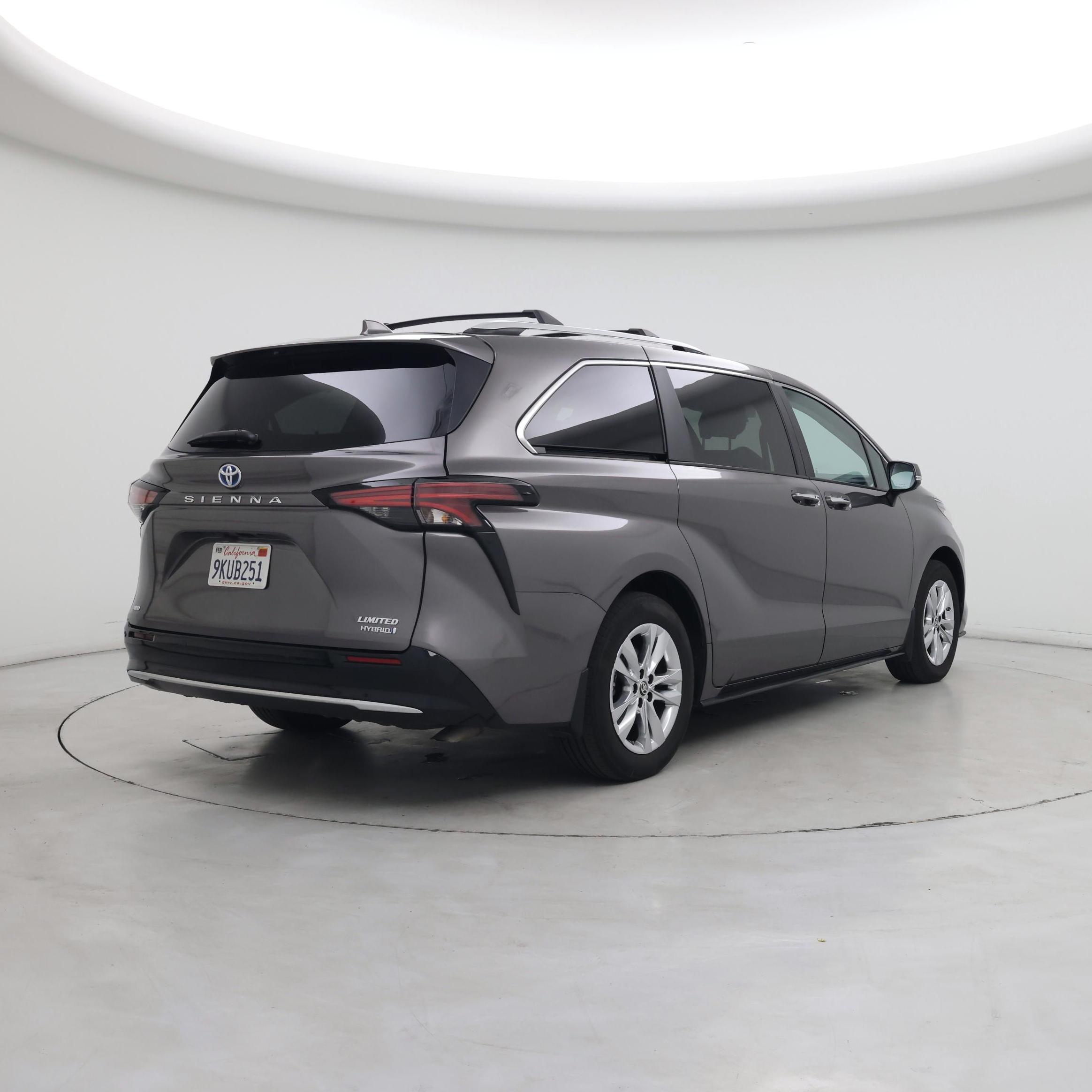 Thumbnail: 2024 Toyota Sienna - 8