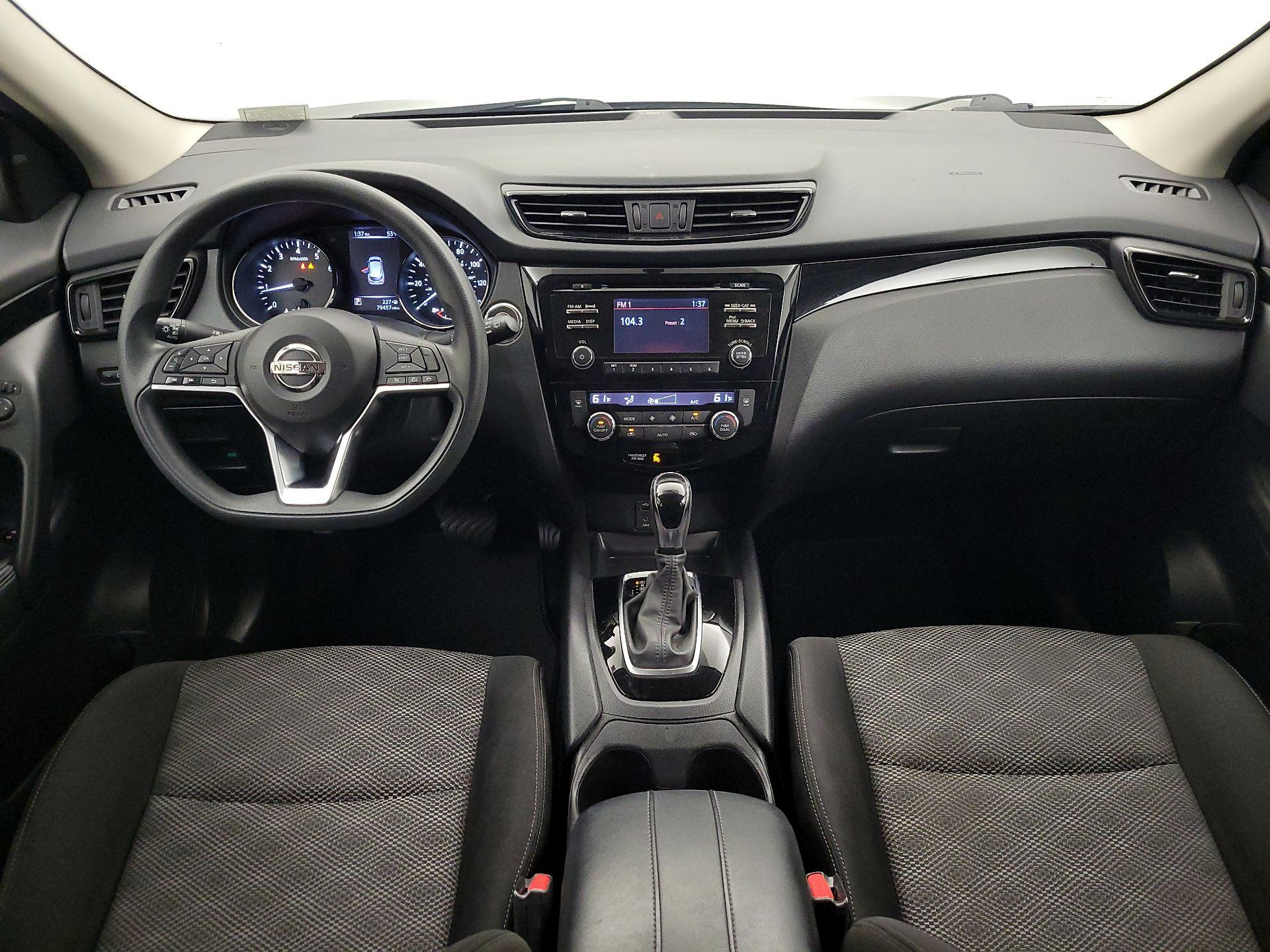 Thumbnail: 2018 Nissan Rogue Sport - 9