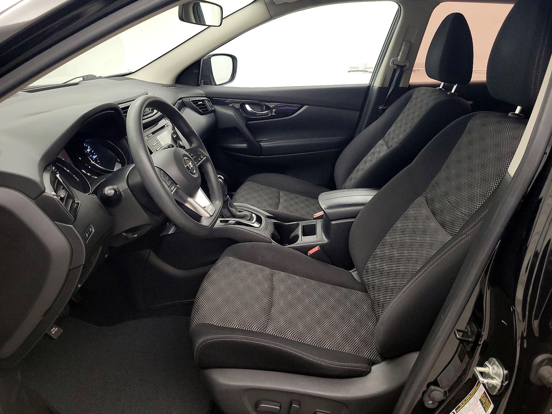 Thumbnail: 2018 Nissan Rogue Sport - 11