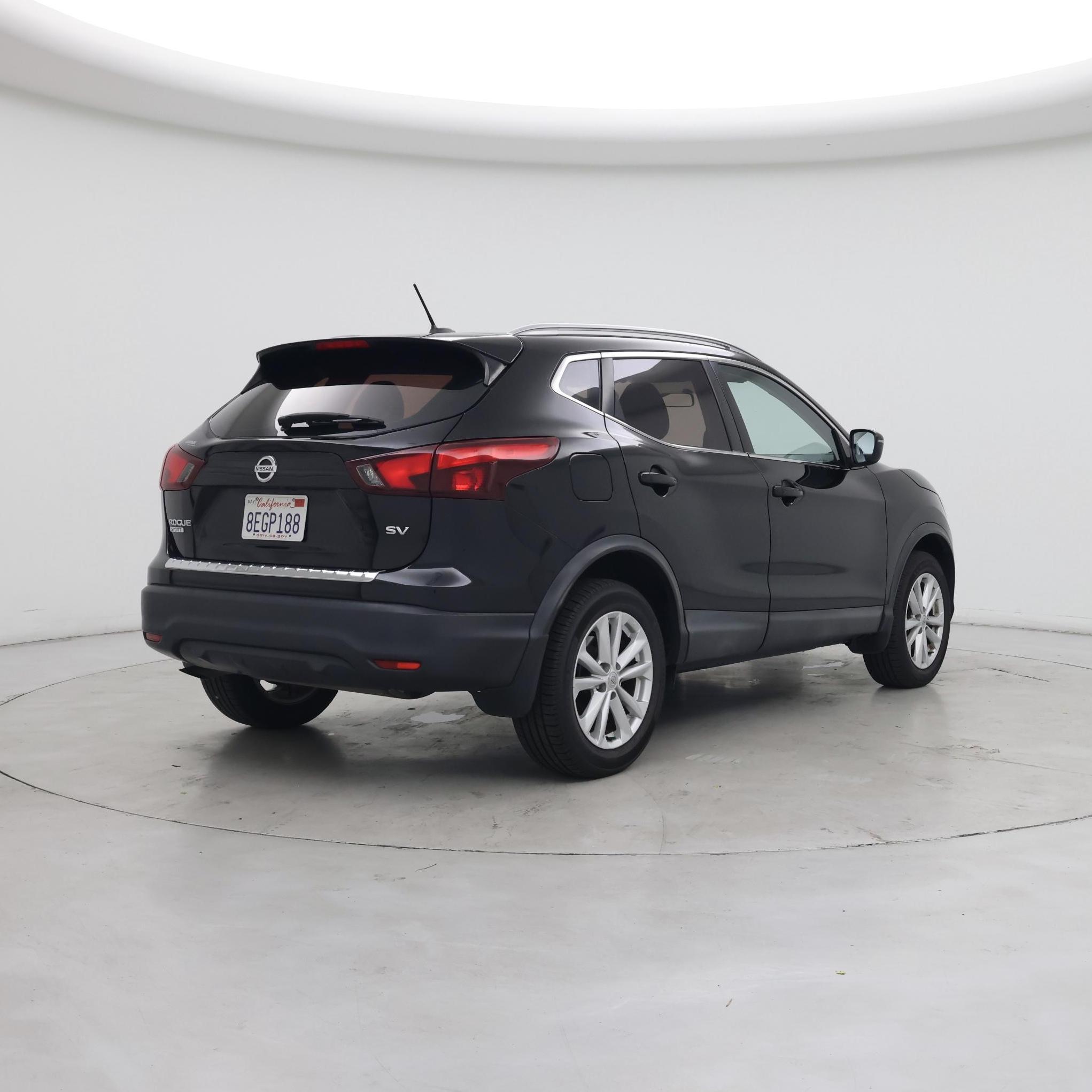 Thumbnail: 2018 Nissan Rogue Sport - 8