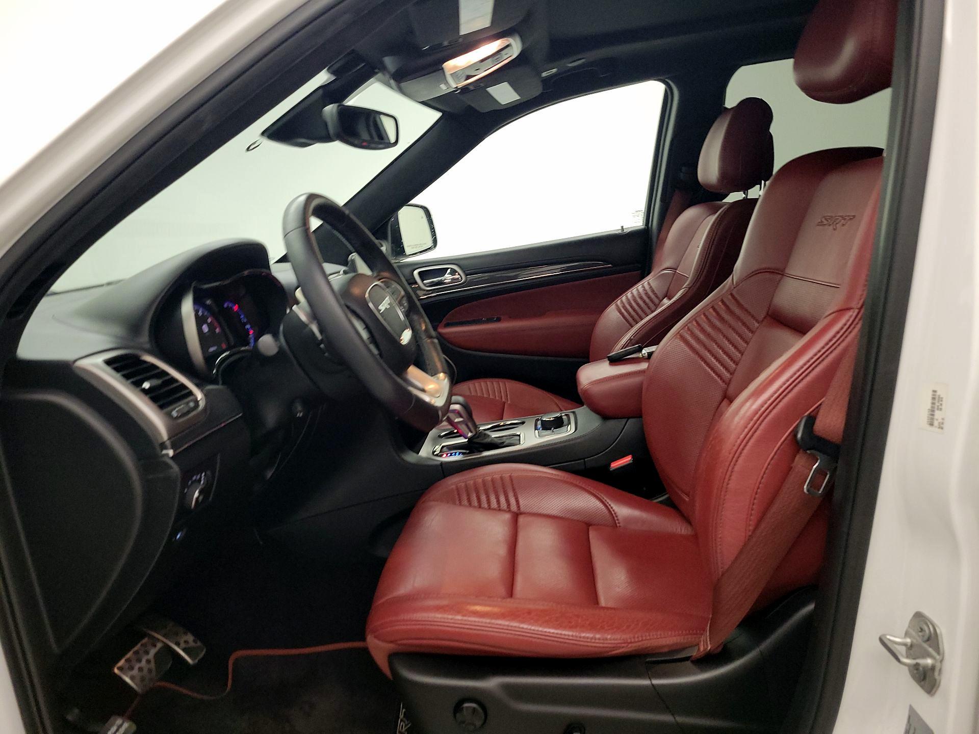 Thumbnail: 2017 Jeep Grand Cherokee - 11