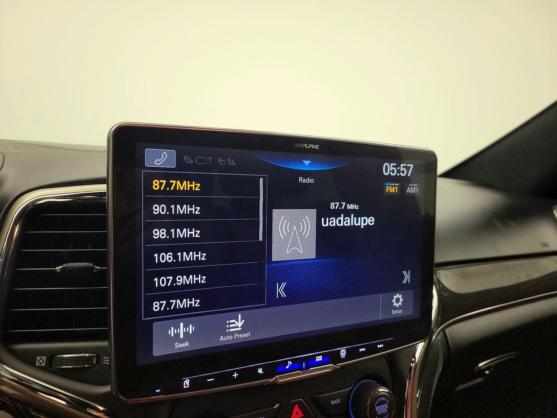 Thumbnail: 2017 Jeep Grand Cherokee - 14