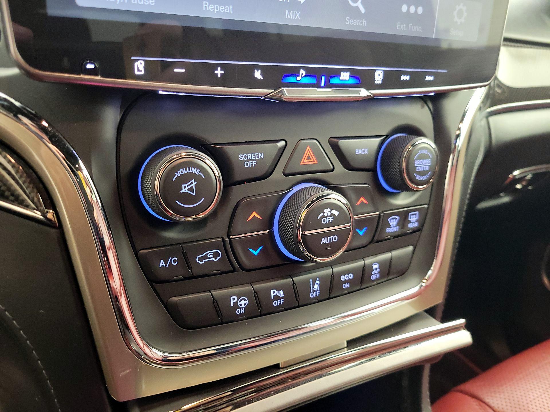 Thumbnail: 2017 Jeep Grand Cherokee - 15