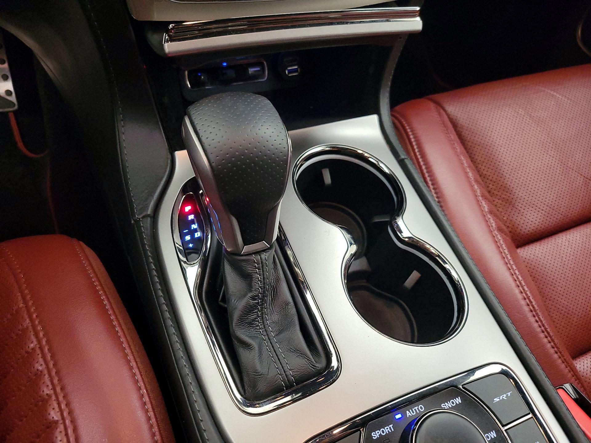 Thumbnail: 2017 Jeep Grand Cherokee - 16