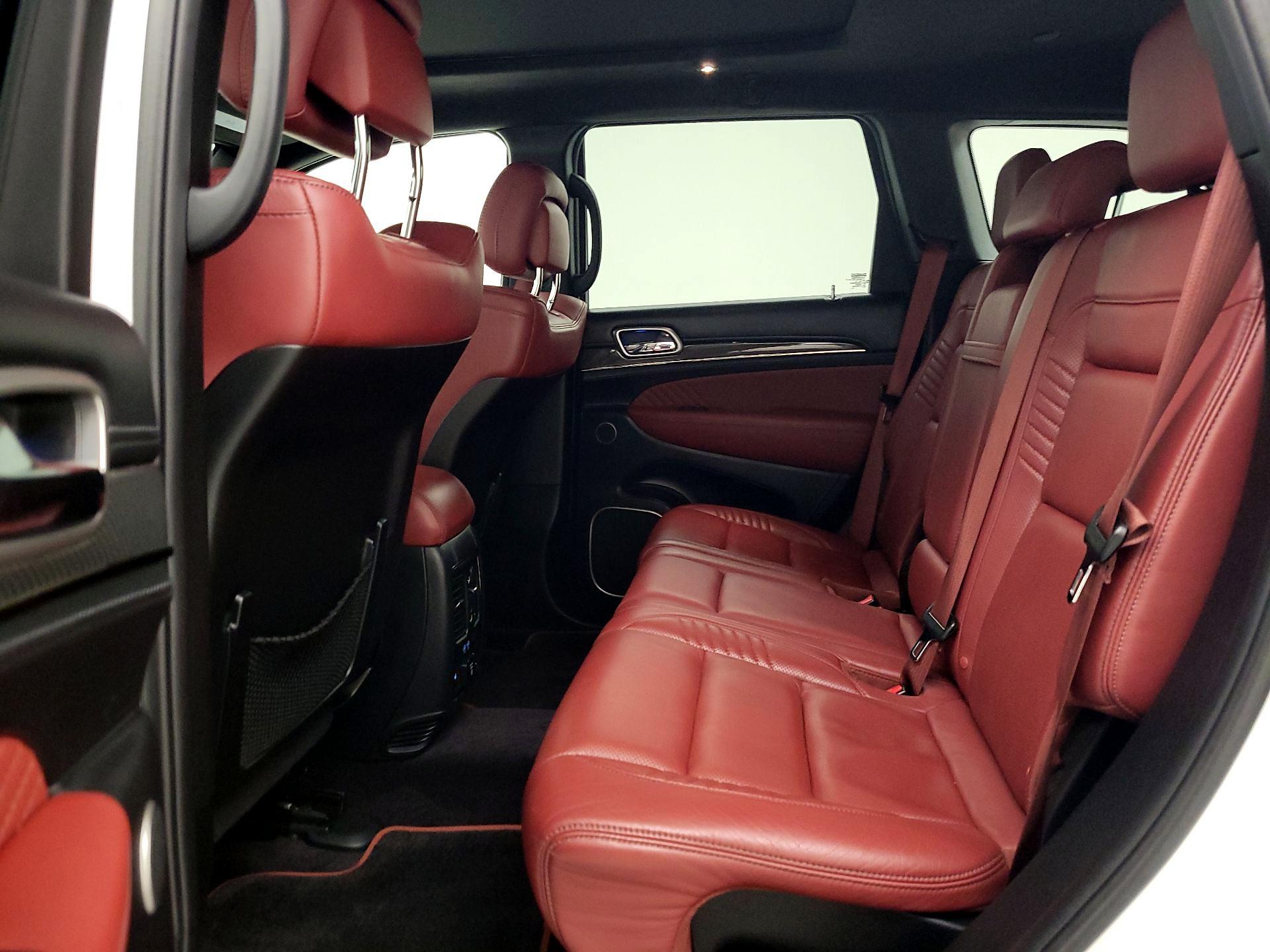 Thumbnail: 2017 Jeep Grand Cherokee - 18