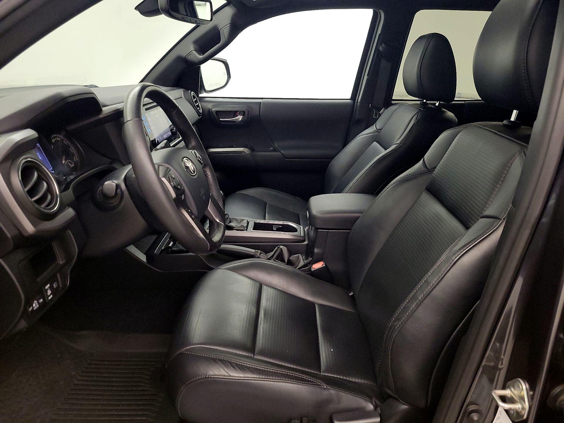 Thumbnail: 2019 Toyota Tacoma - 11