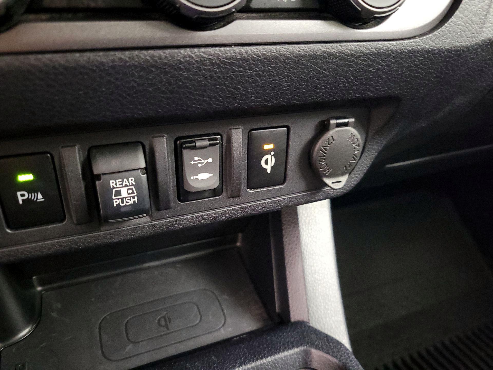 Thumbnail: 2019 Toyota Tacoma - 18