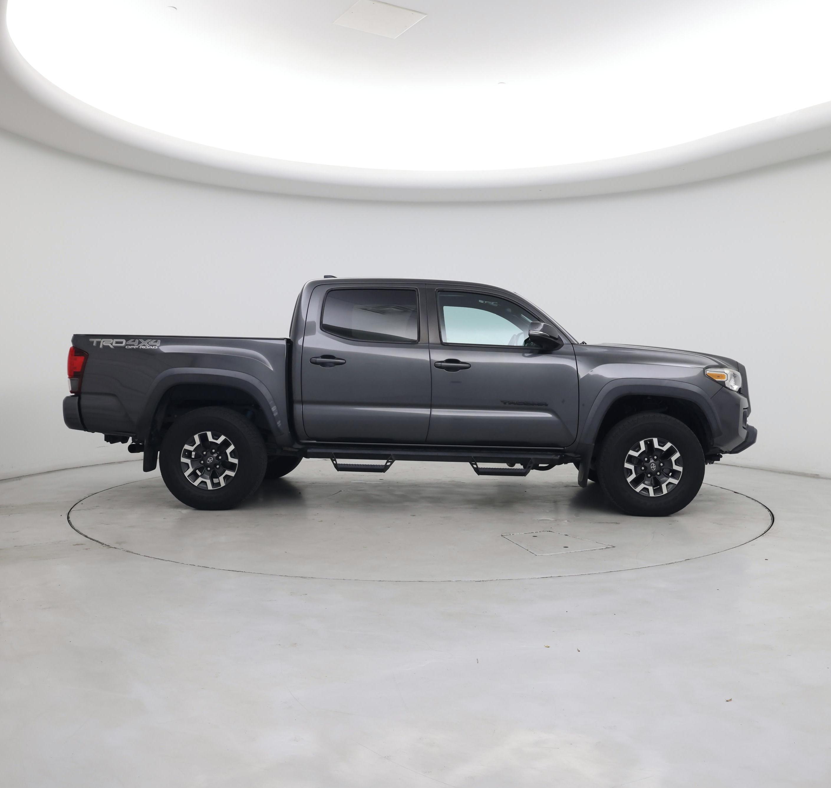 Thumbnail: 2019 Toyota Tacoma - 7