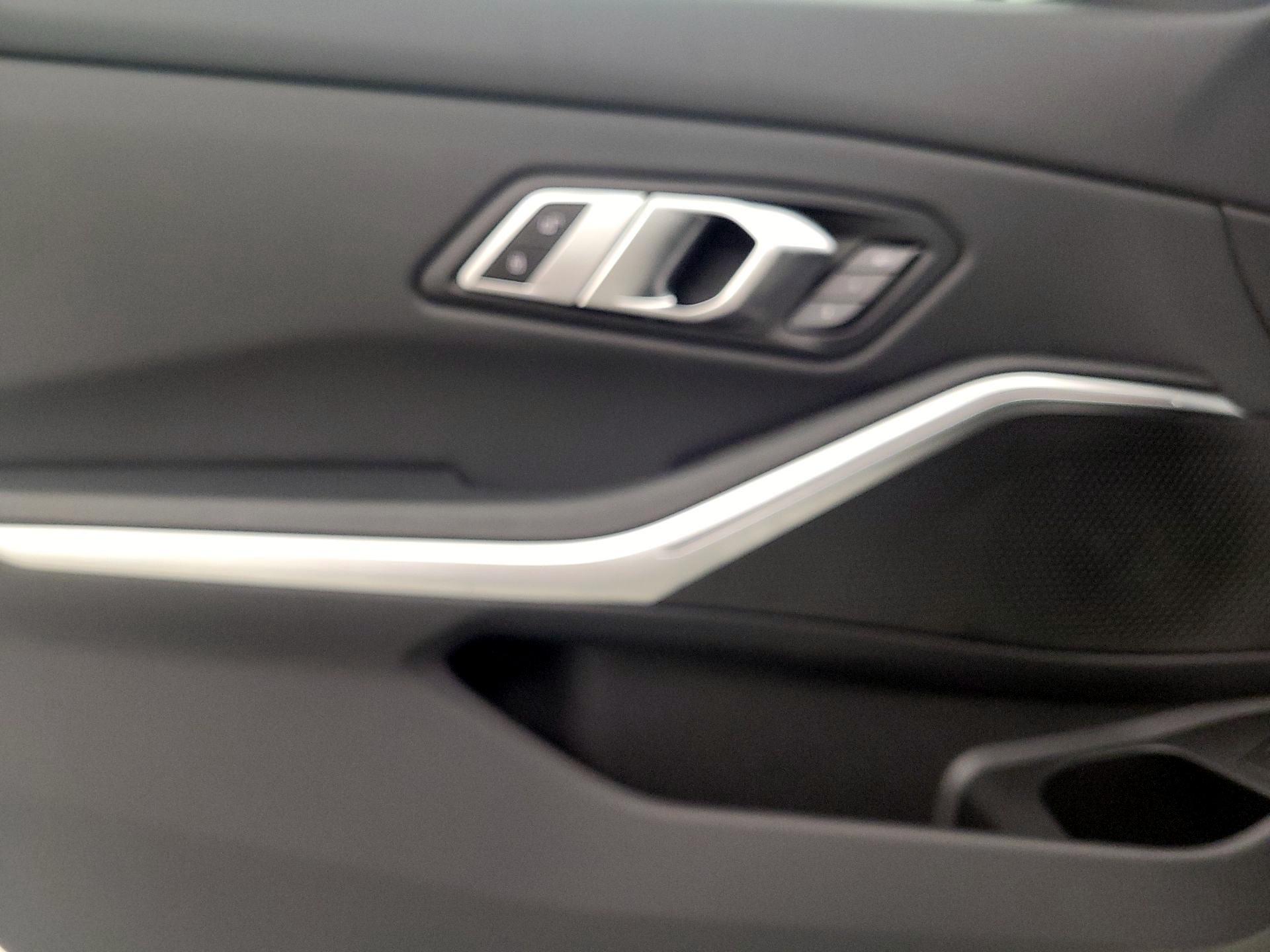 Thumbnail: 2023 BMW 3 Series - 12