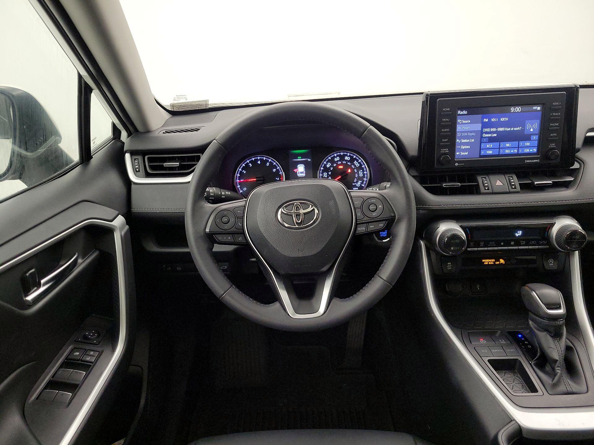 Thumbnail: 2022 Toyota RAV4 - 10