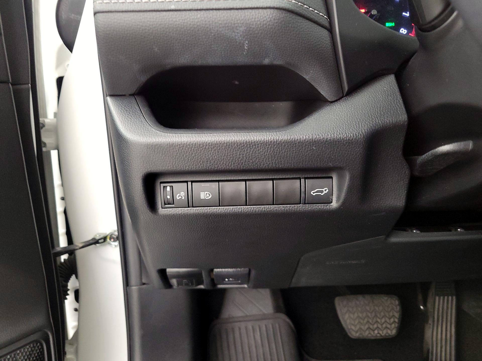 Thumbnail: 2022 Toyota RAV4 - 13