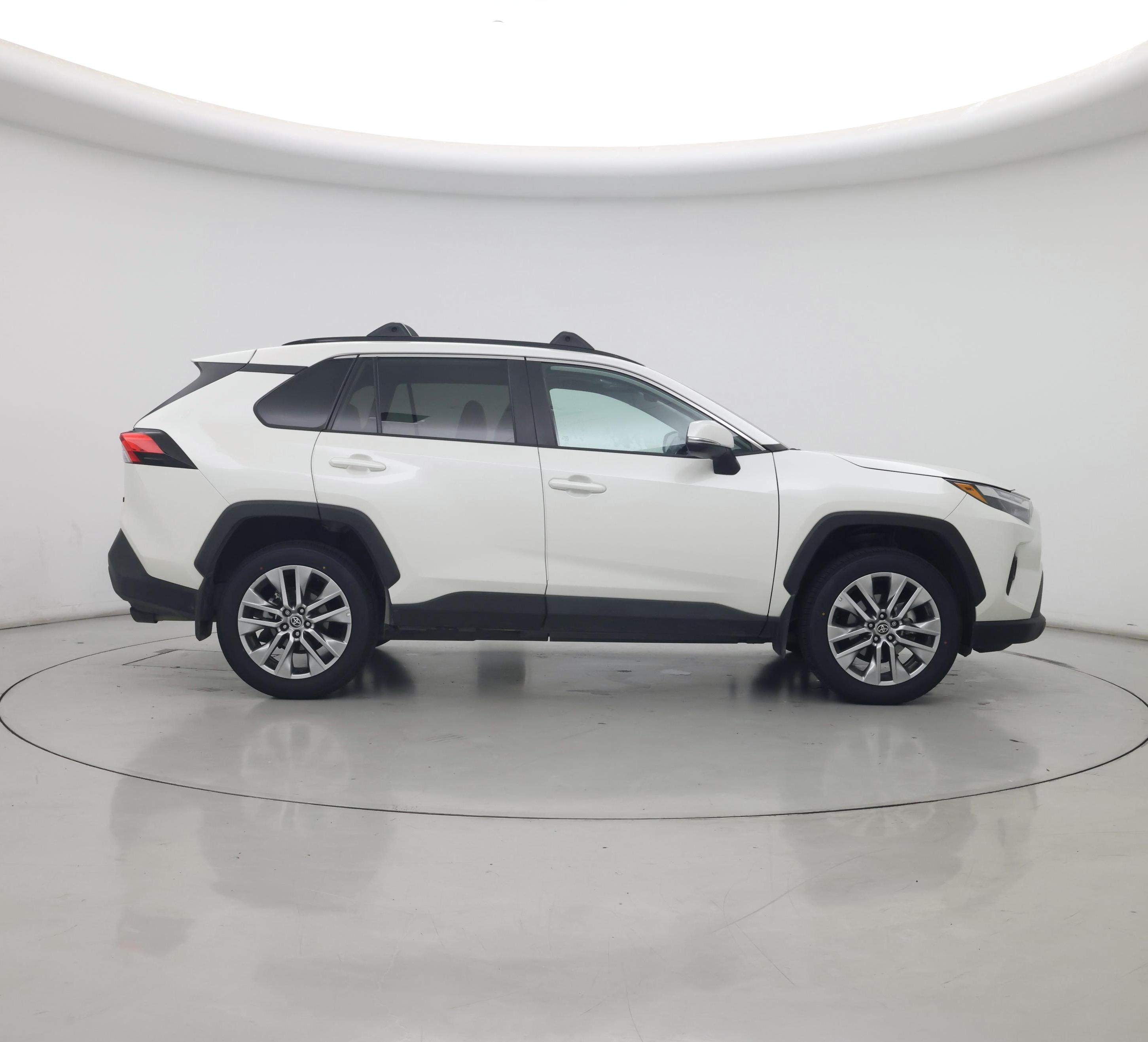 Thumbnail: 2022 Toyota RAV4 - 7