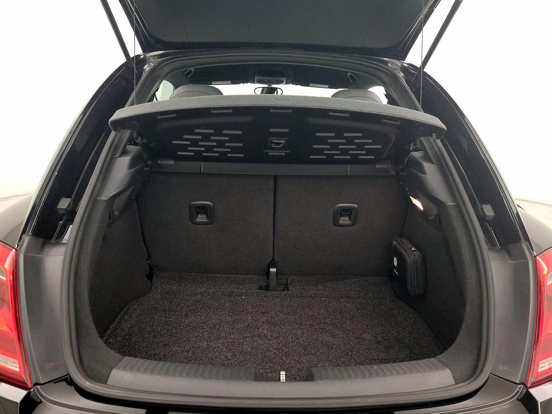 Thumbnail: 2014 Volkswagen Beetle - 19