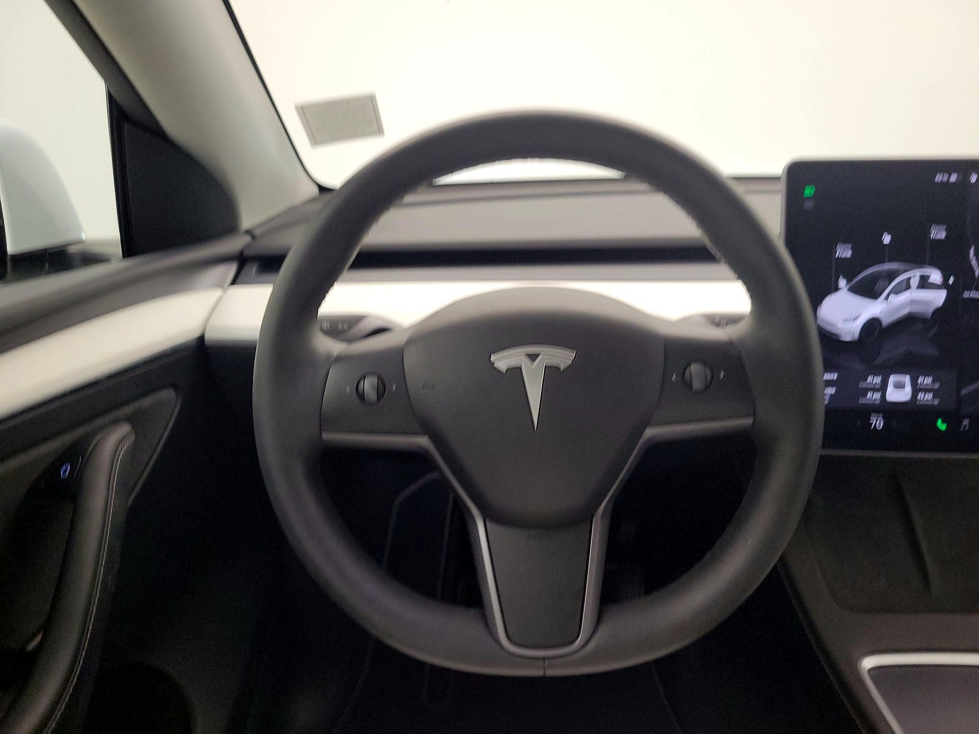 Thumbnail: 2024 Tesla Model Y - 10