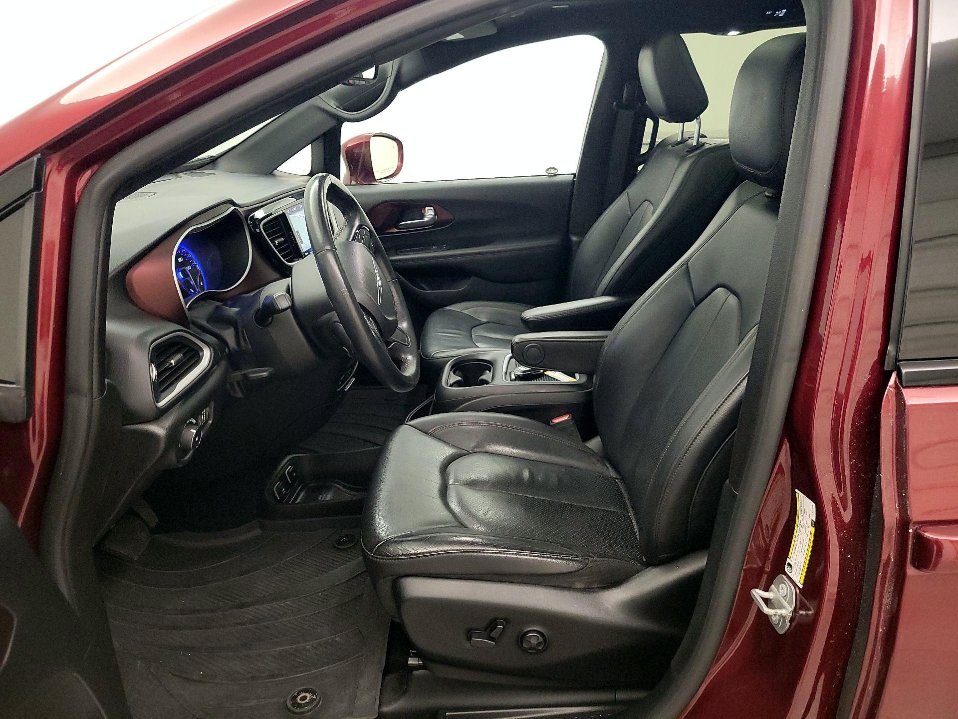 Thumbnail: 2020 Chrysler Pacifica - 11