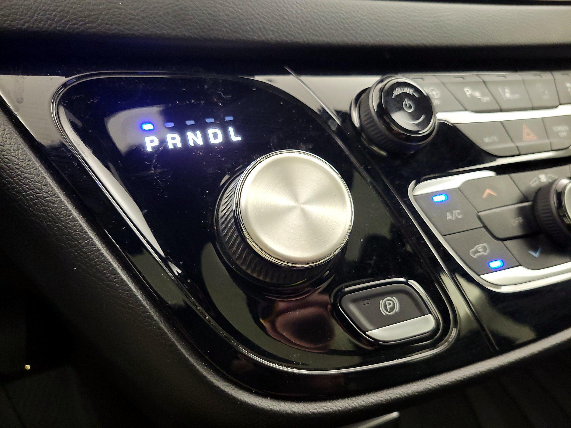 Thumbnail: 2020 Chrysler Pacifica - 18