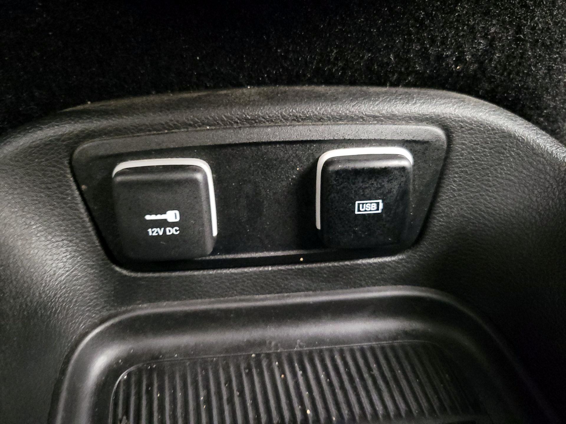 Thumbnail: 2020 Chrysler Pacifica - 19