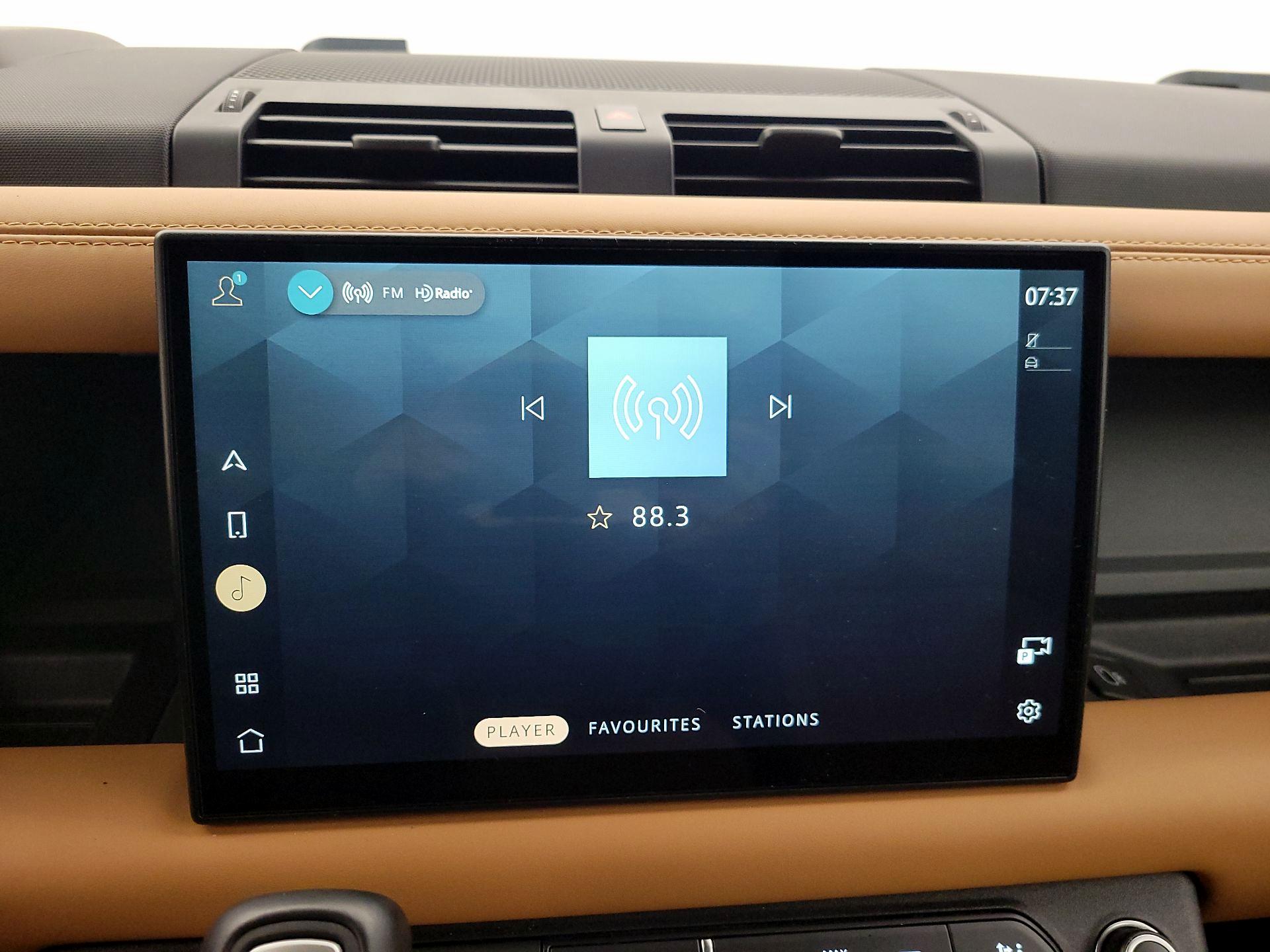 Thumbnail: 2023 Land Rover Defender - 15