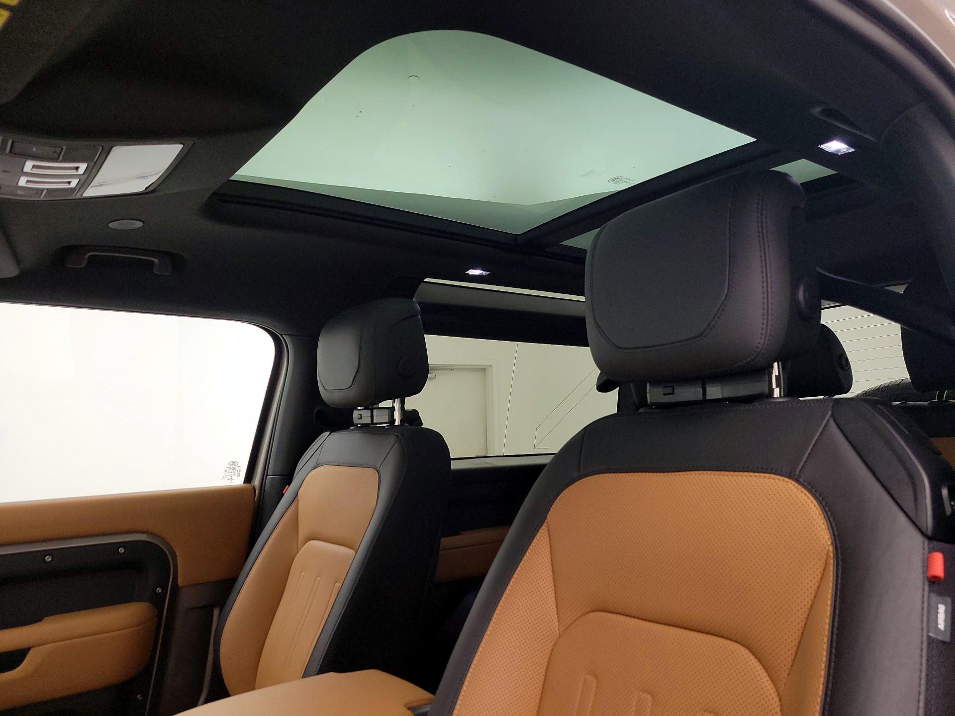 Thumbnail: 2023 Land Rover Defender - 19