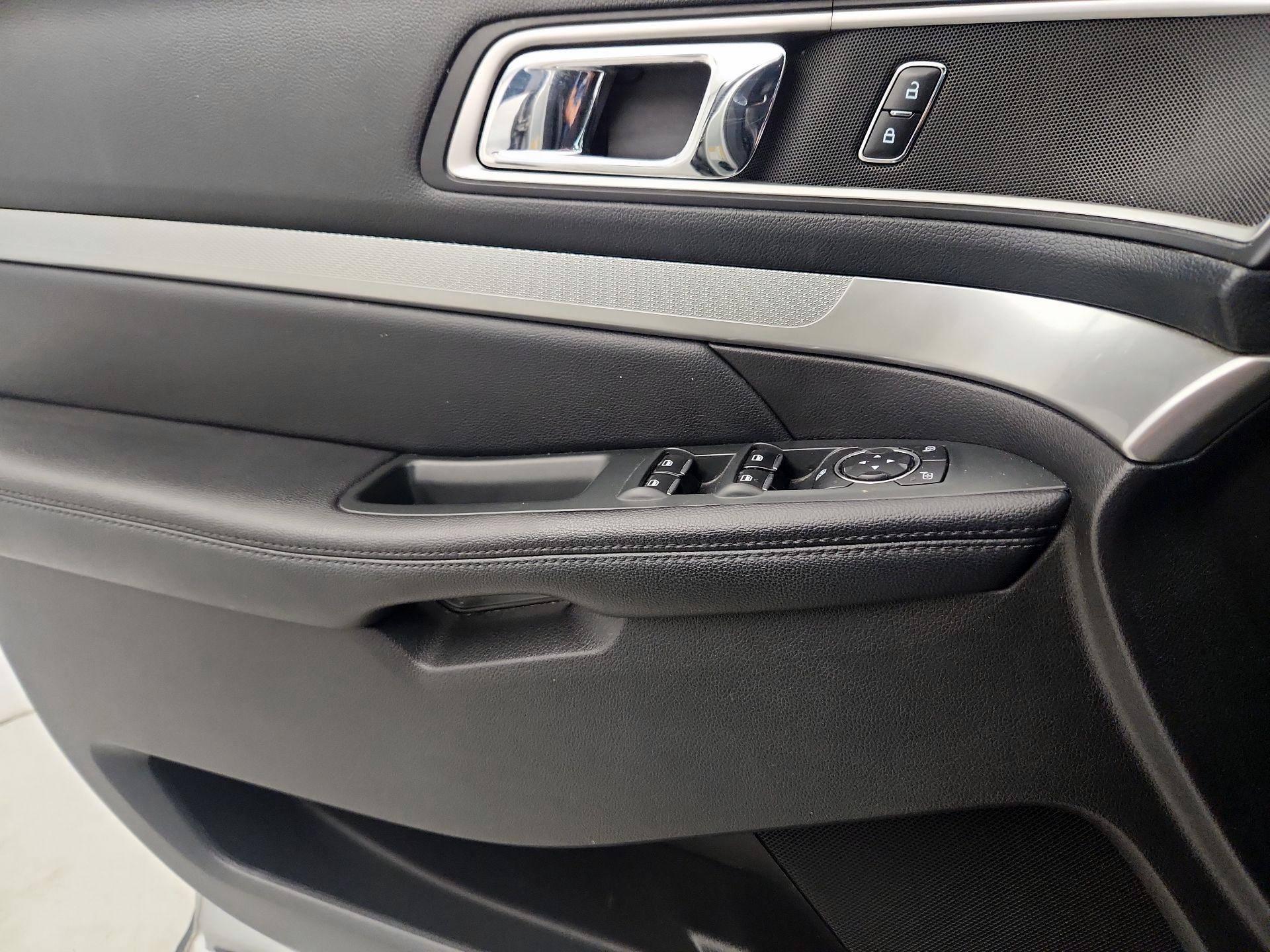 Thumbnail: 2017 Ford Explorer - 12