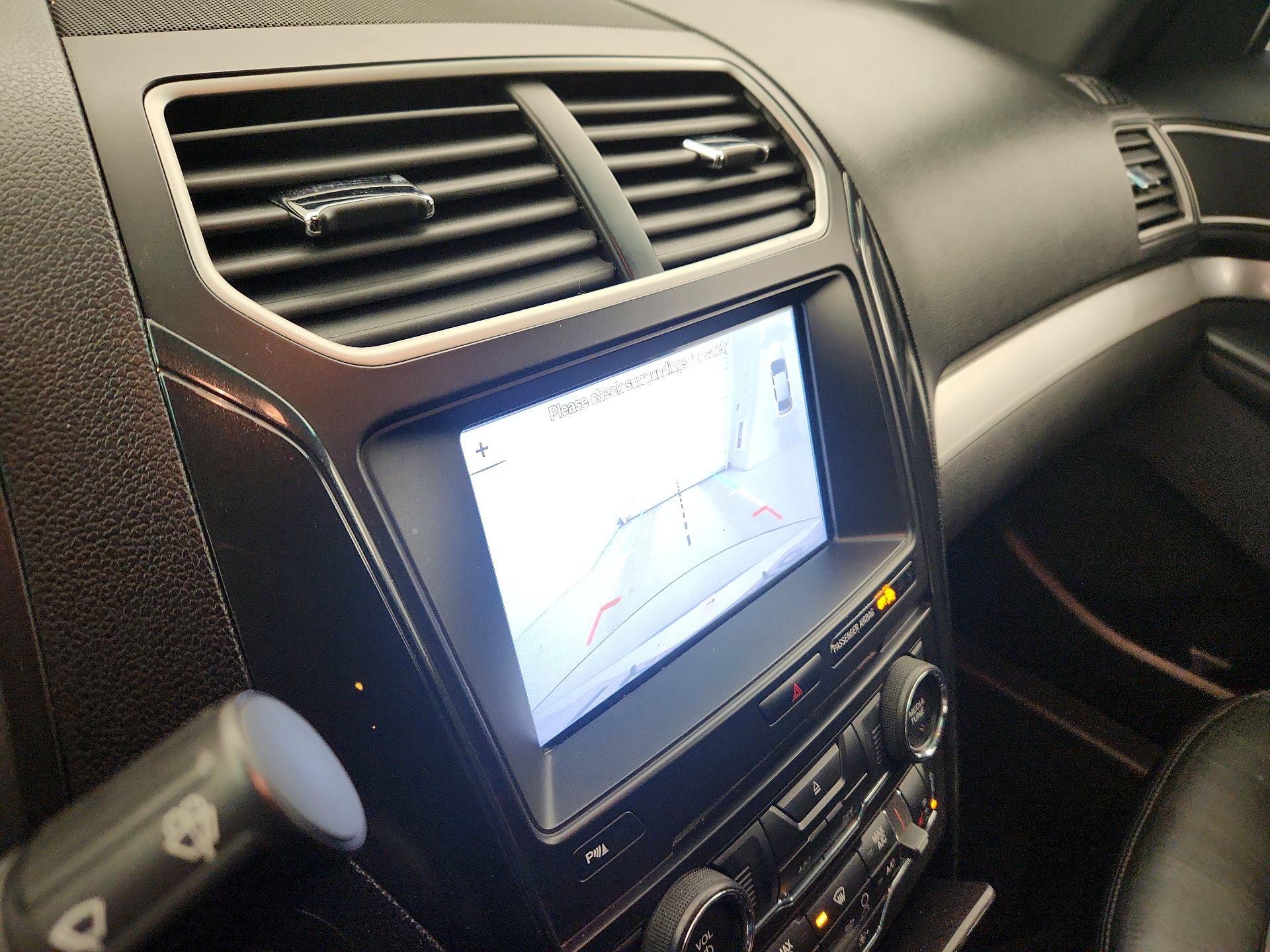 Thumbnail: 2017 Ford Explorer - 15