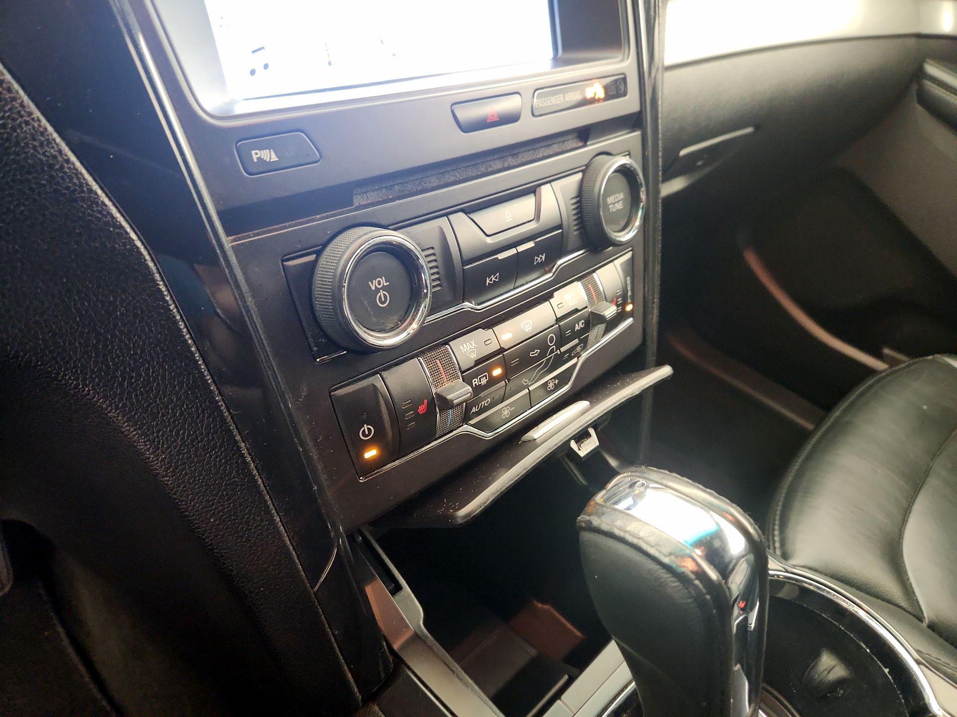 Thumbnail: 2017 Ford Explorer - 17