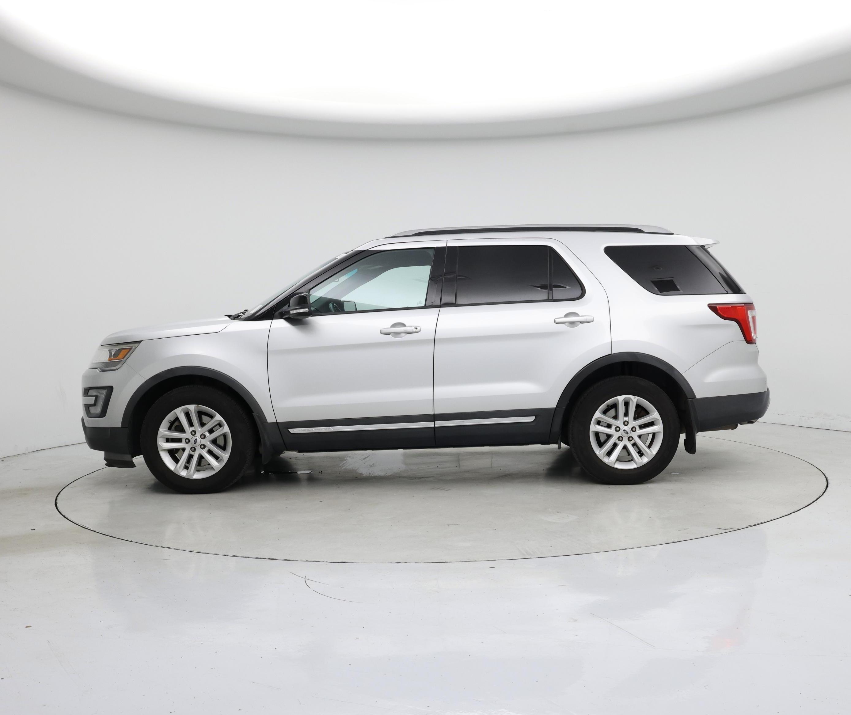 Thumbnail: 2017 Ford Explorer - 3