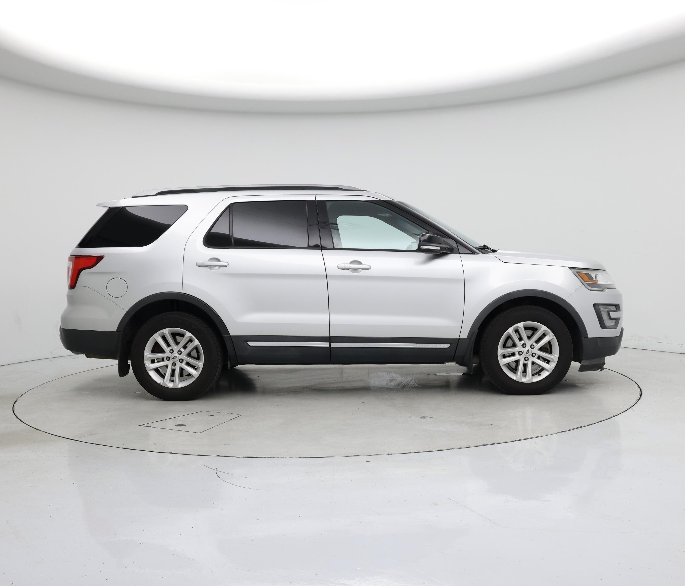 Thumbnail: 2017 Ford Explorer - 7