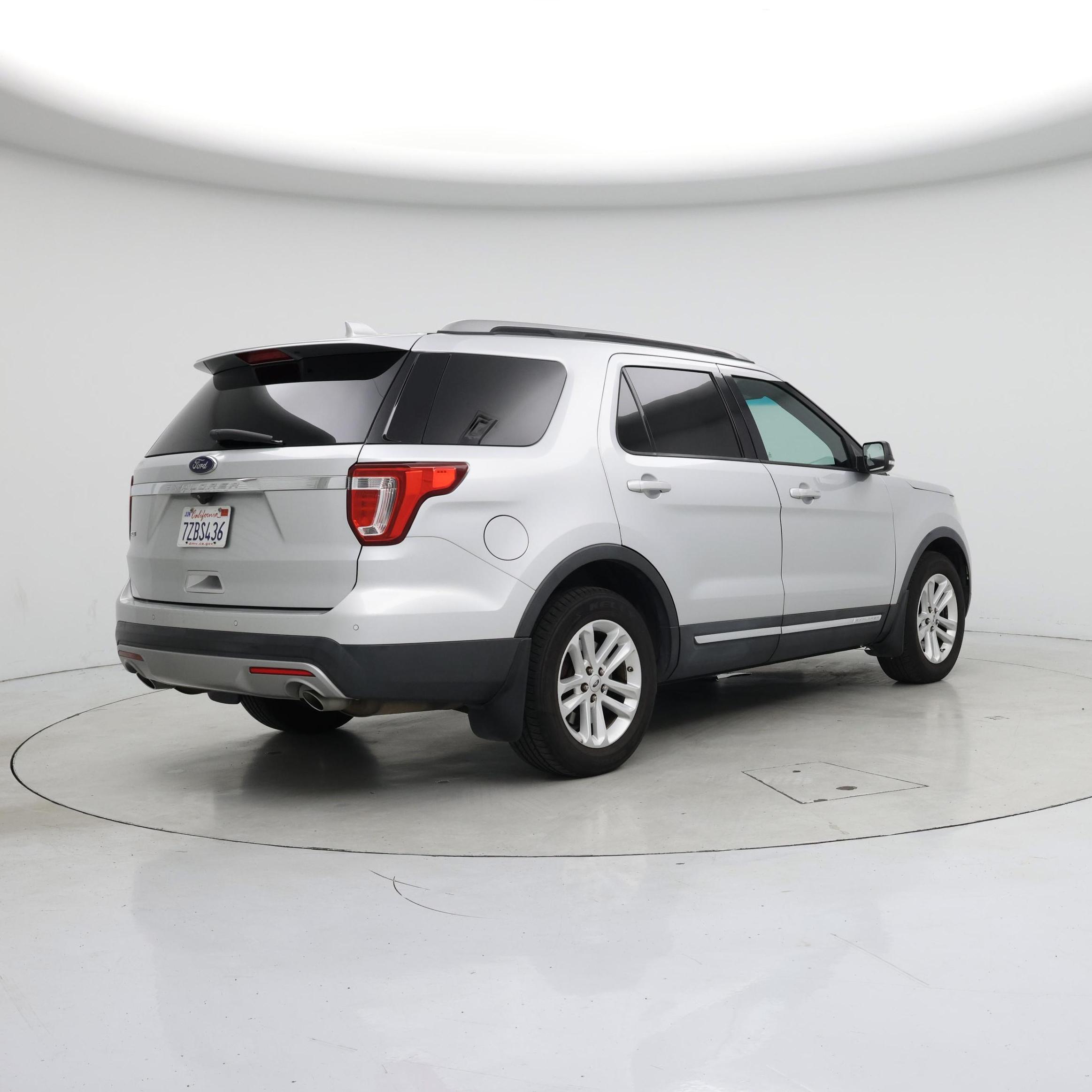 Thumbnail: 2017 Ford Explorer - 8