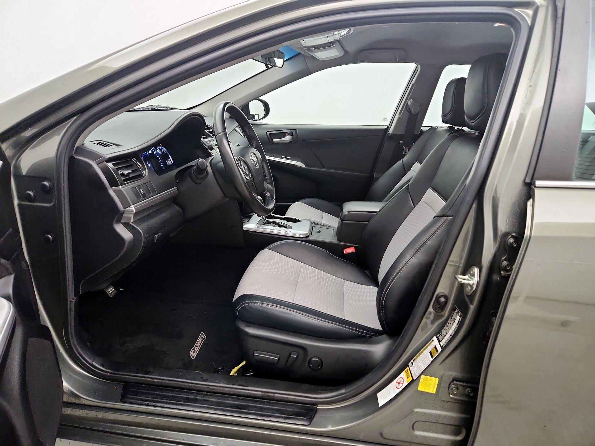 Thumbnail: 2014 Toyota Camry - 11