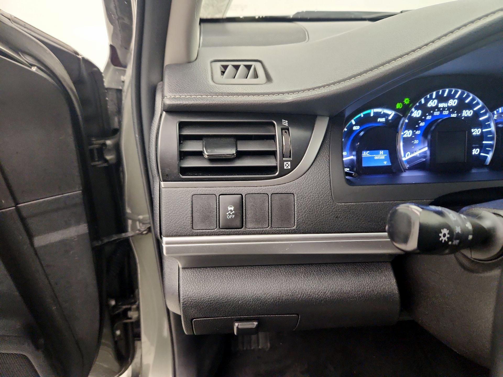 Thumbnail: 2014 Toyota Camry - 13