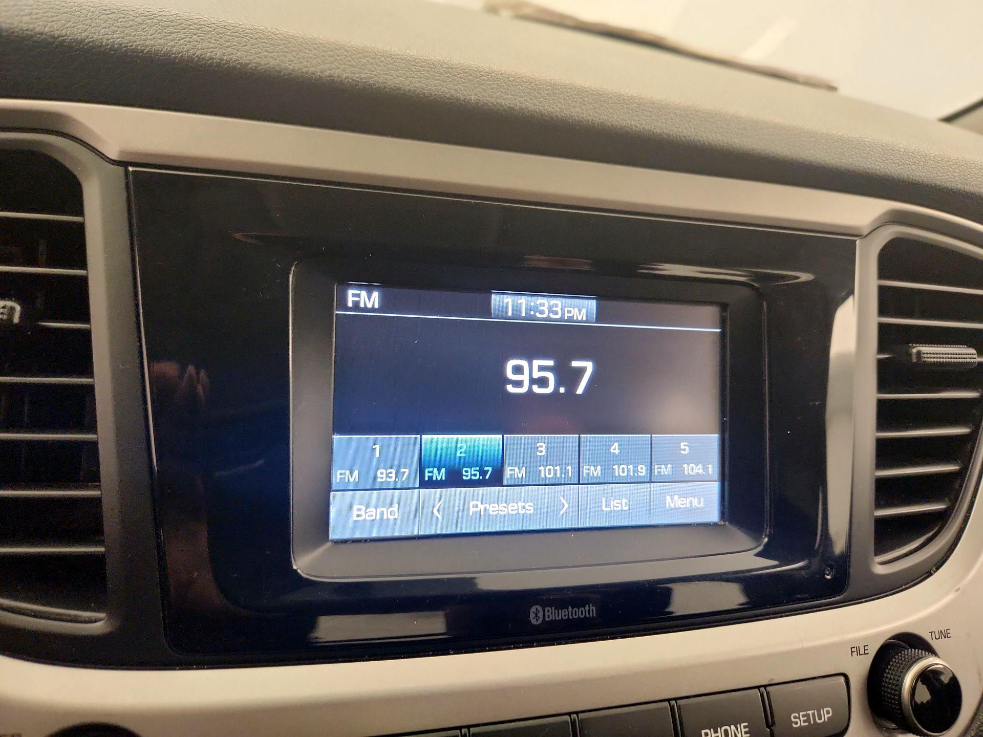 Thumbnail: 2019 Hyundai Accent - 15