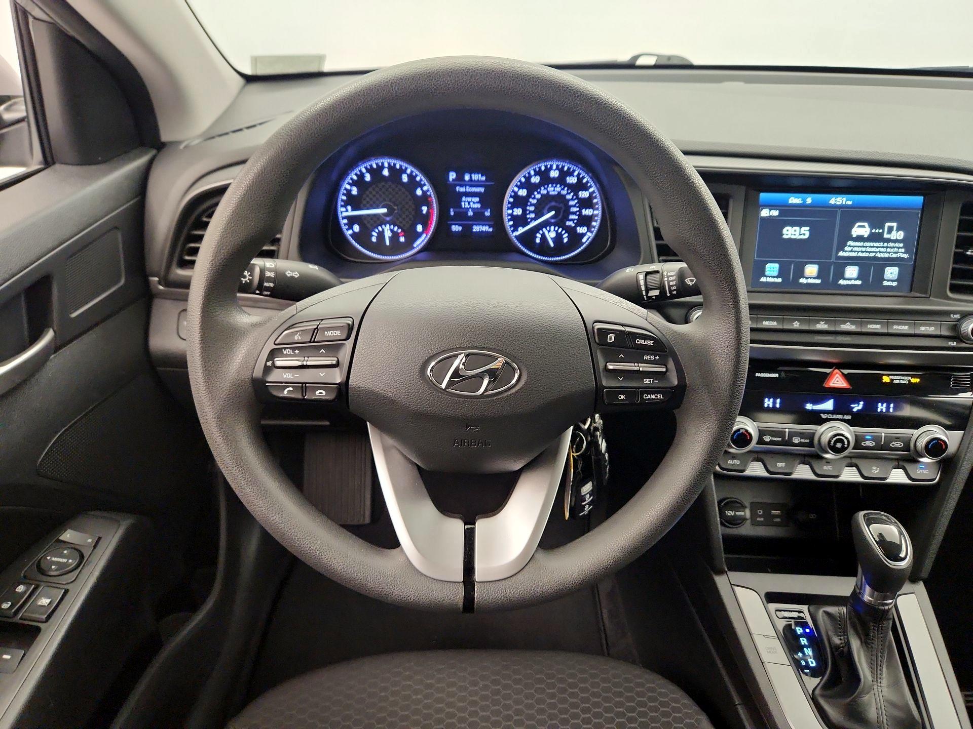 Thumbnail: 2020 Hyundai Elantra - 10