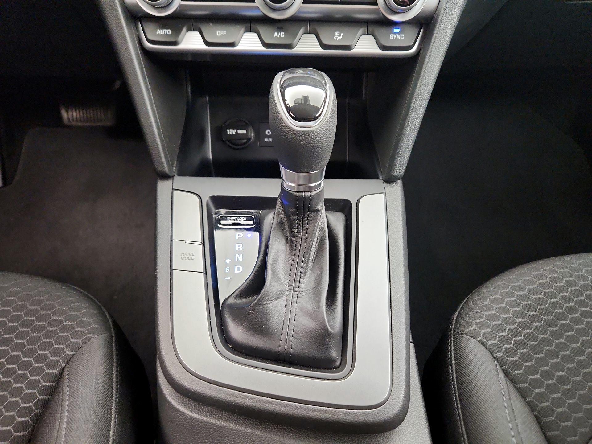 Thumbnail: 2020 Hyundai Elantra - 17