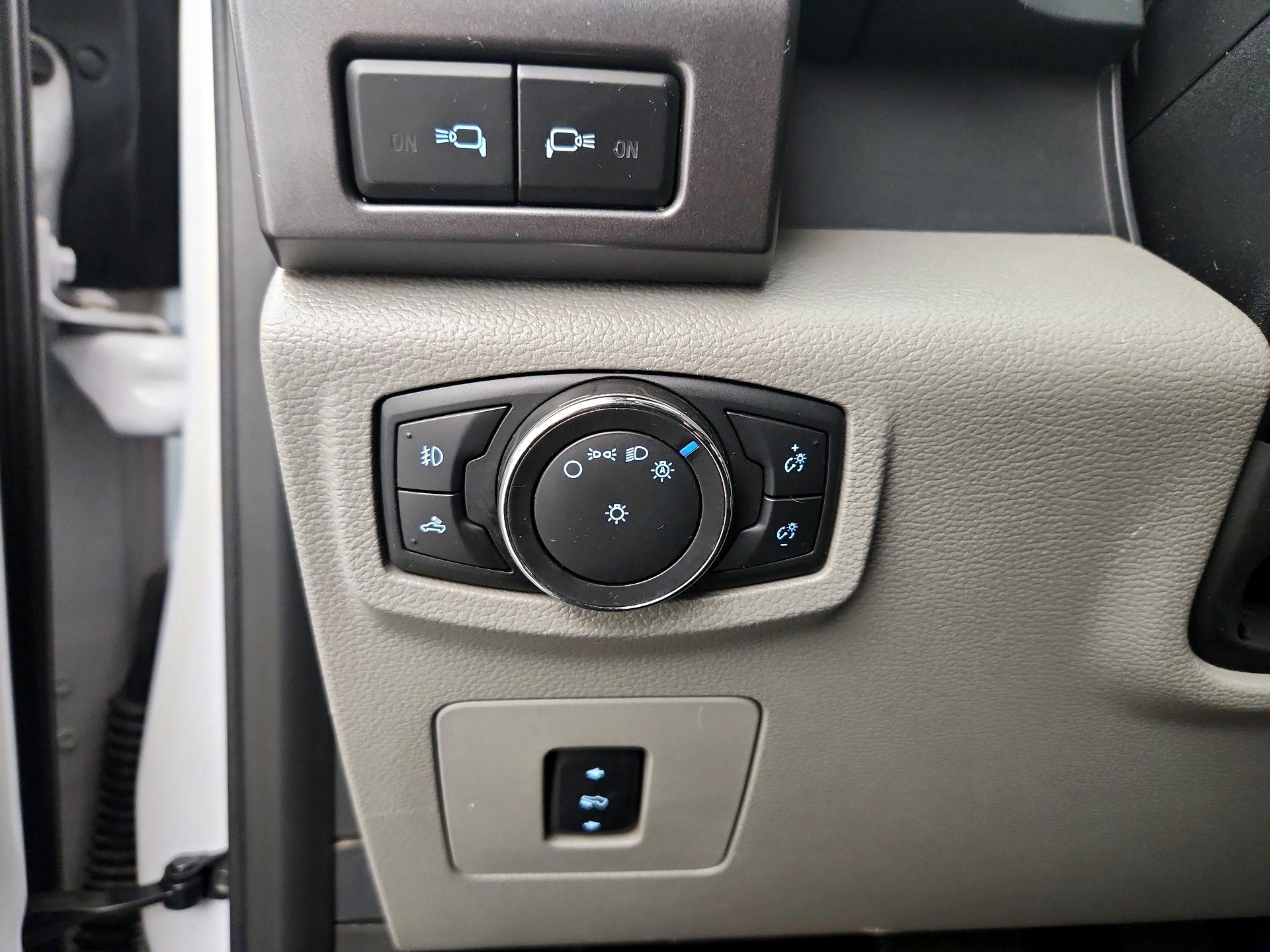 Thumbnail: 2016 Ford F-150 - 13