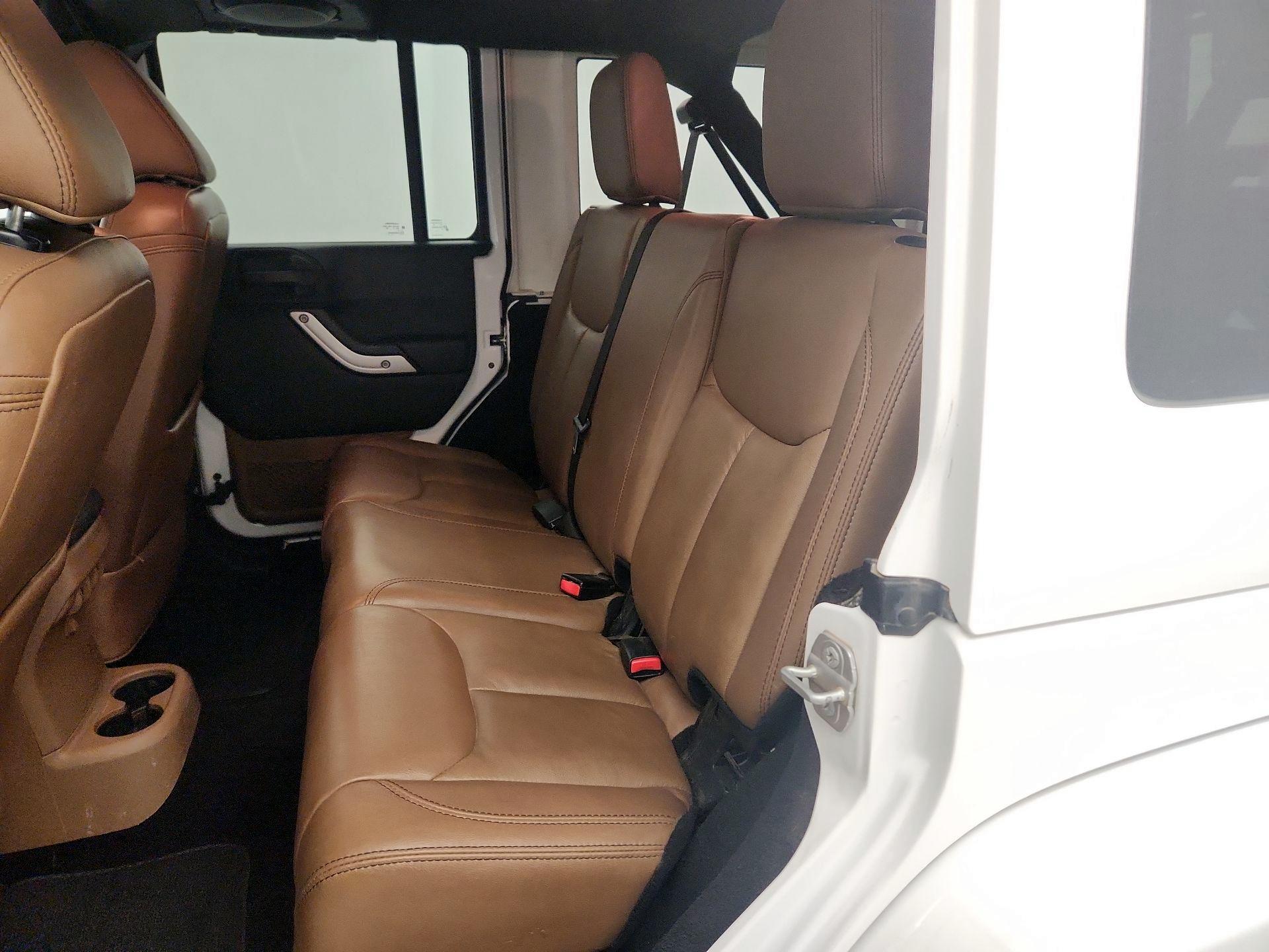 Thumbnail: 2014 Jeep Wrangler - 16