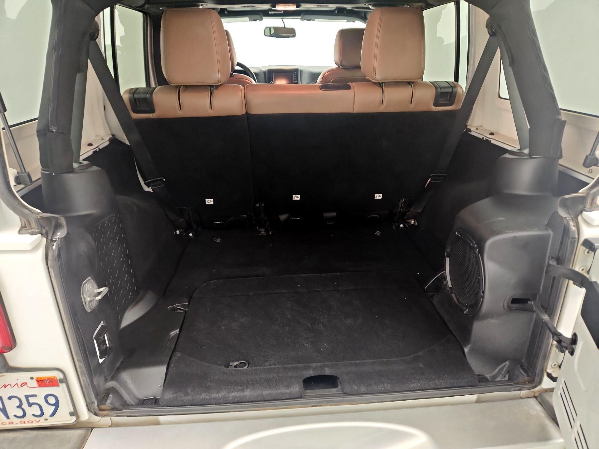 Thumbnail: 2014 Jeep Wrangler - 17