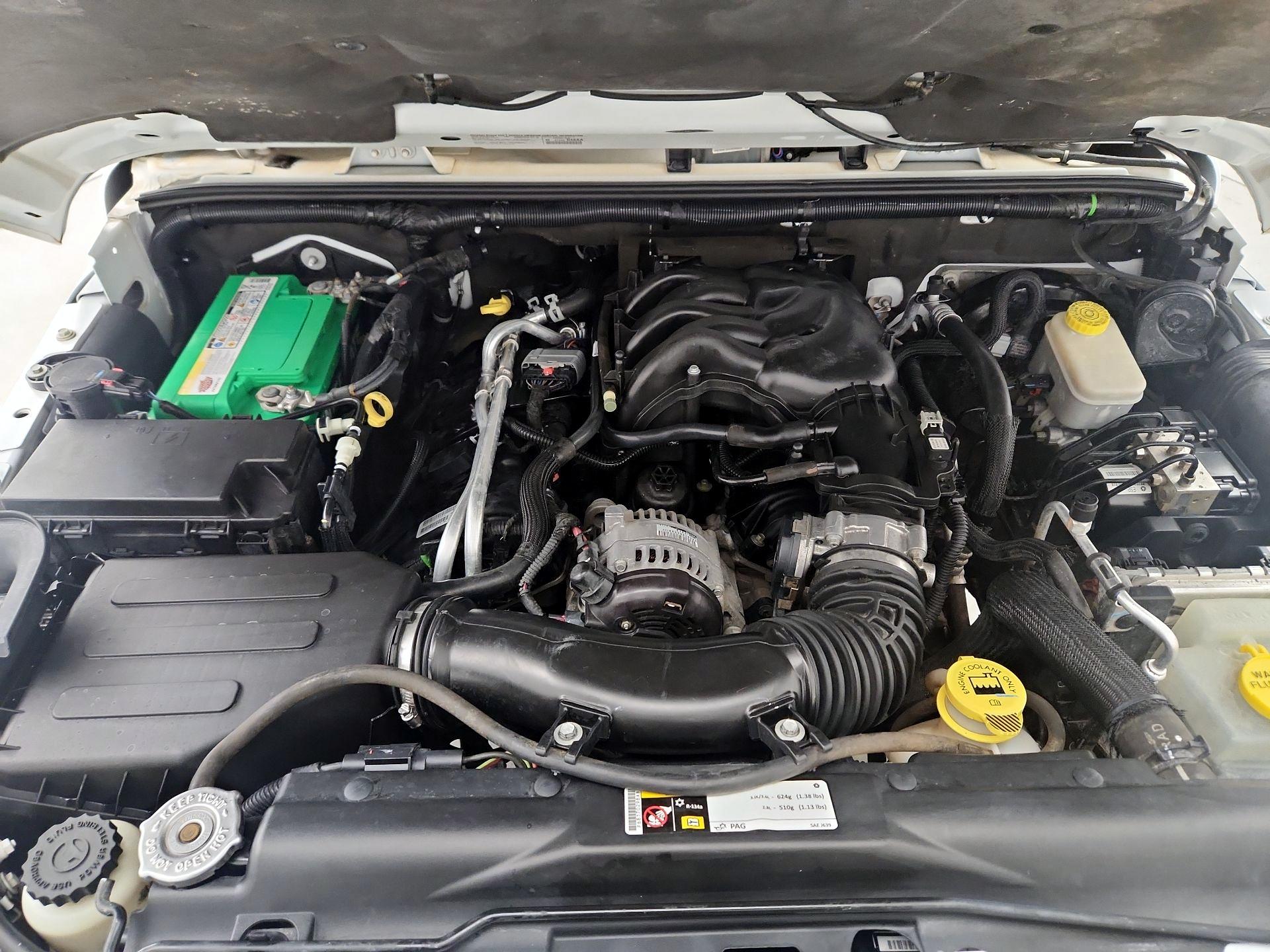 Thumbnail: 2014 Jeep Wrangler - 18