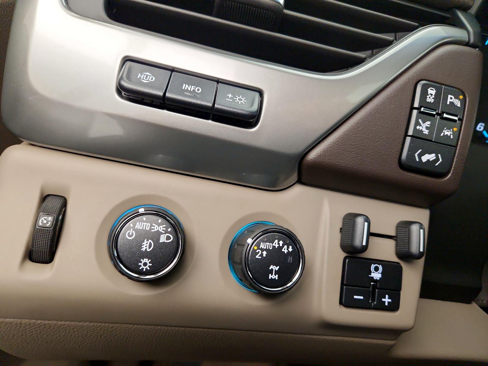 Thumbnail: 2019 Chevrolet Tahoe - 13