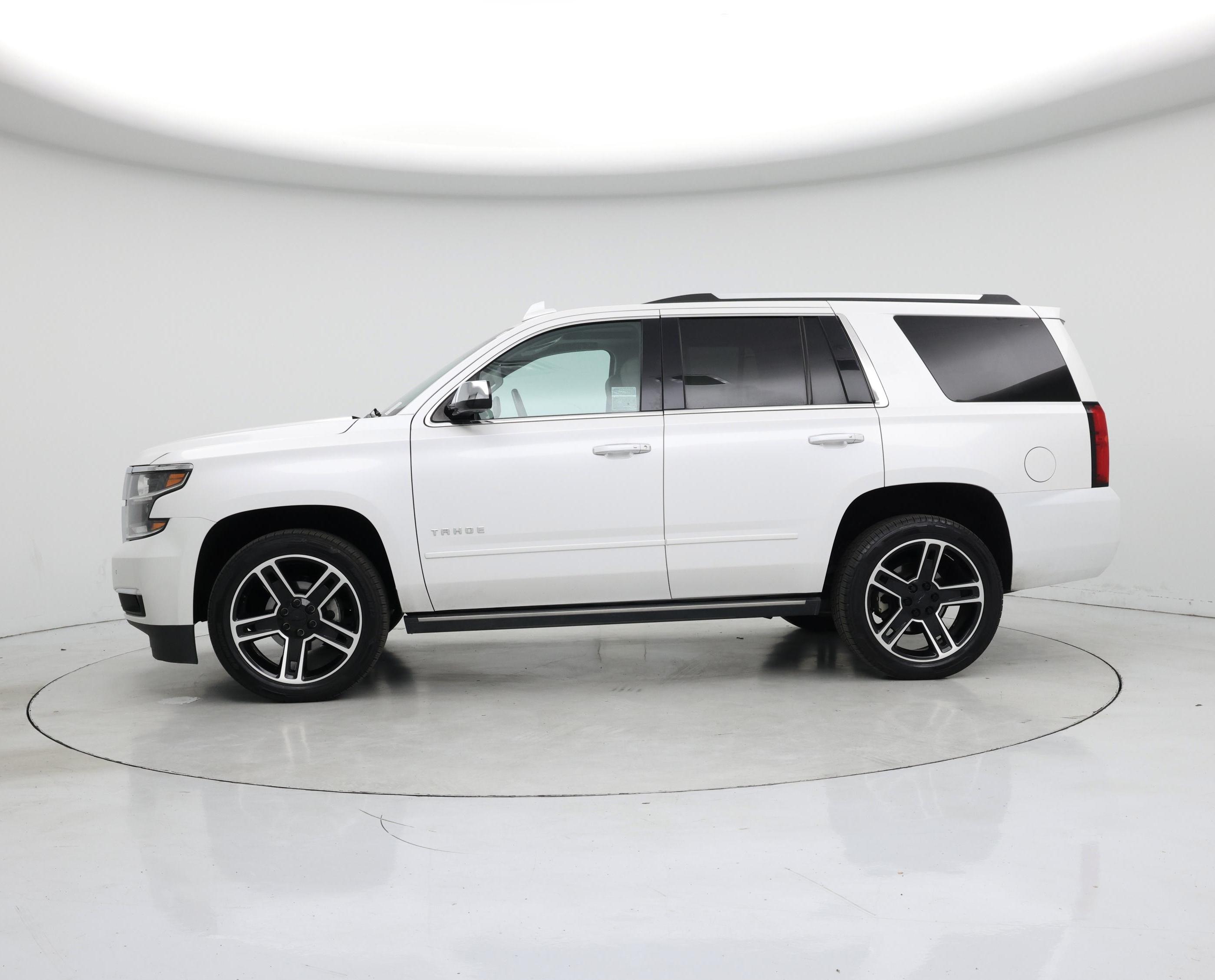 Thumbnail: 2019 Chevrolet Tahoe - 3