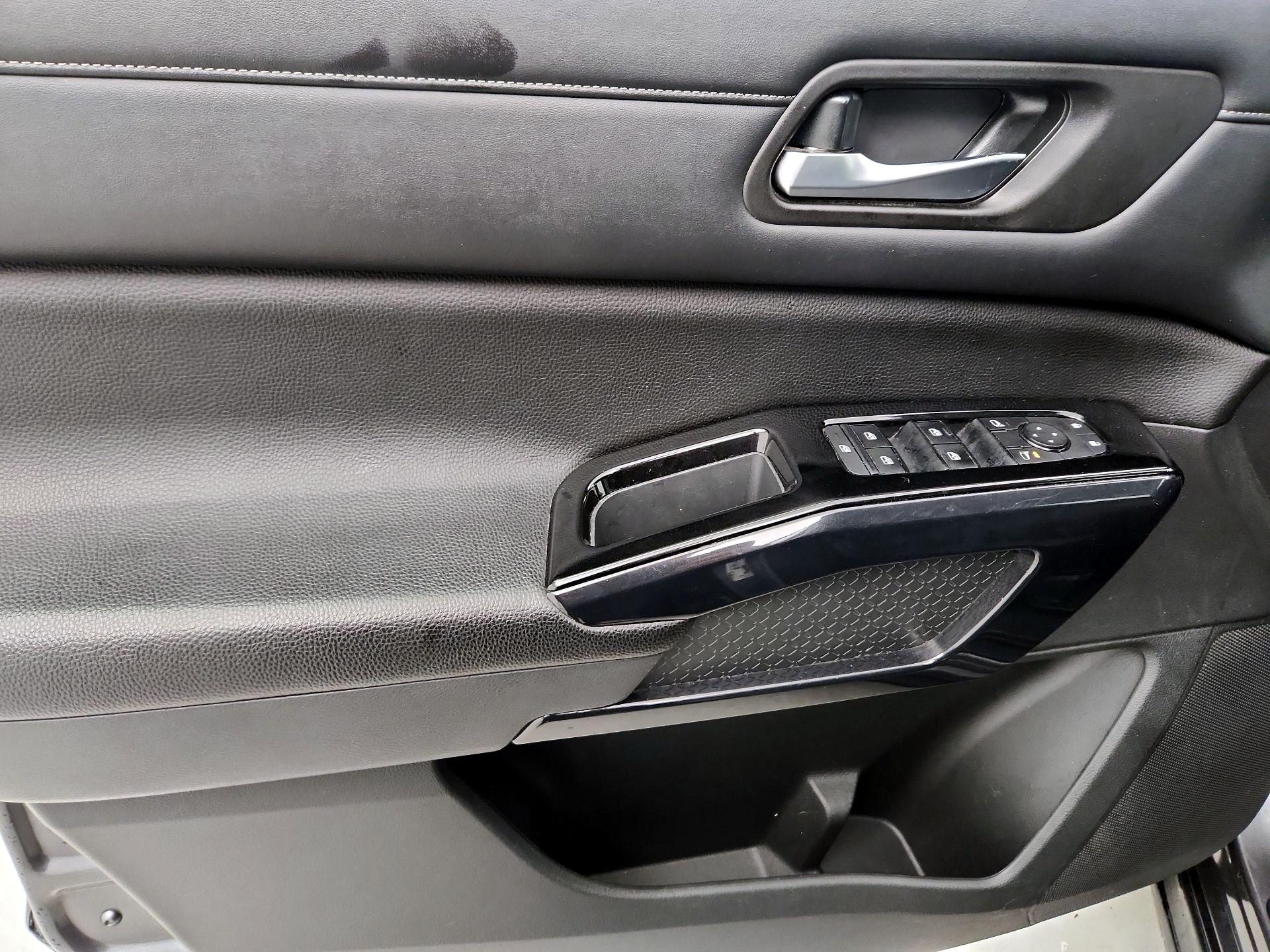 Thumbnail: 2022 Nissan Pathfinder - 12