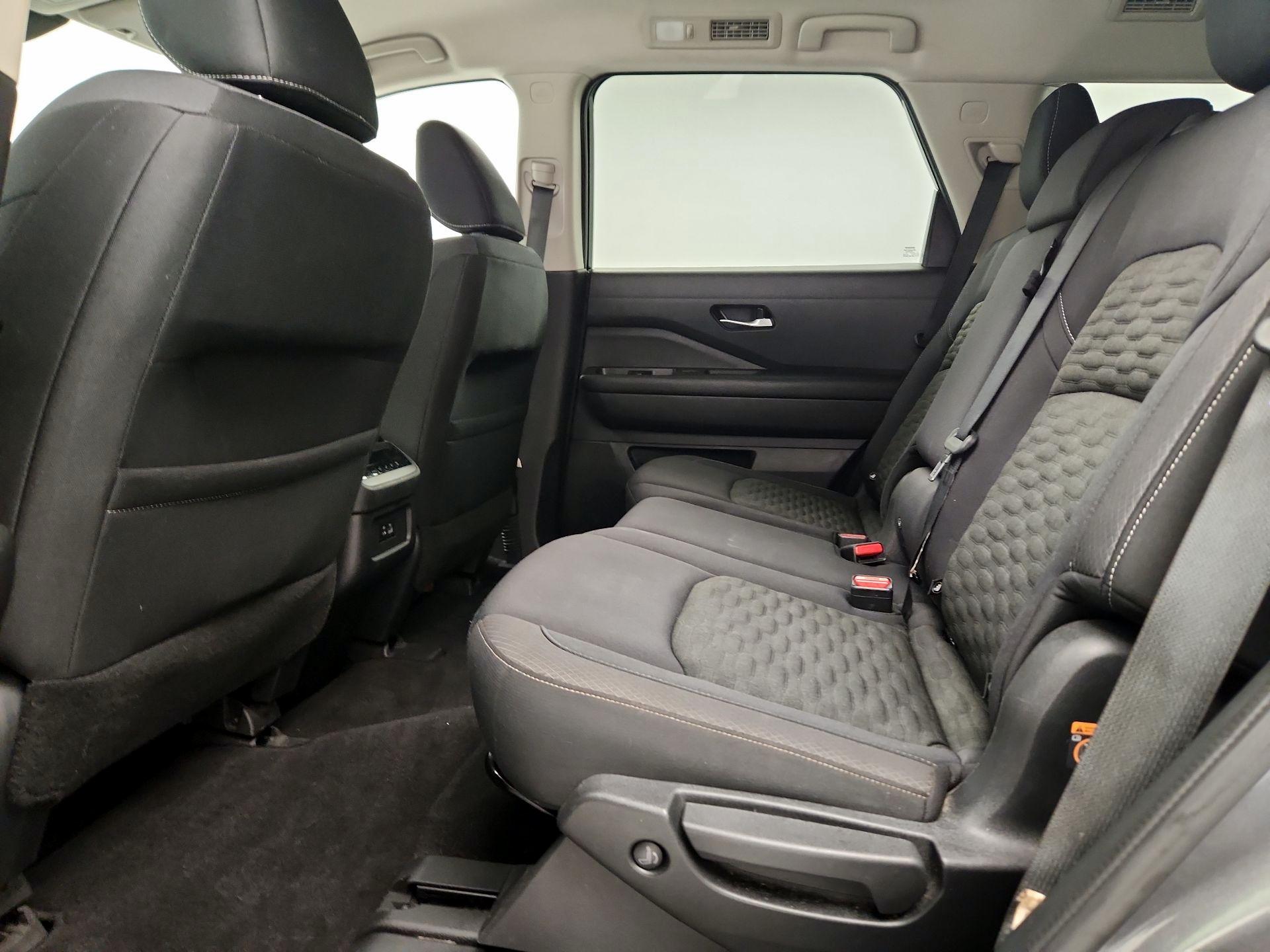 Thumbnail: 2022 Nissan Pathfinder - 18