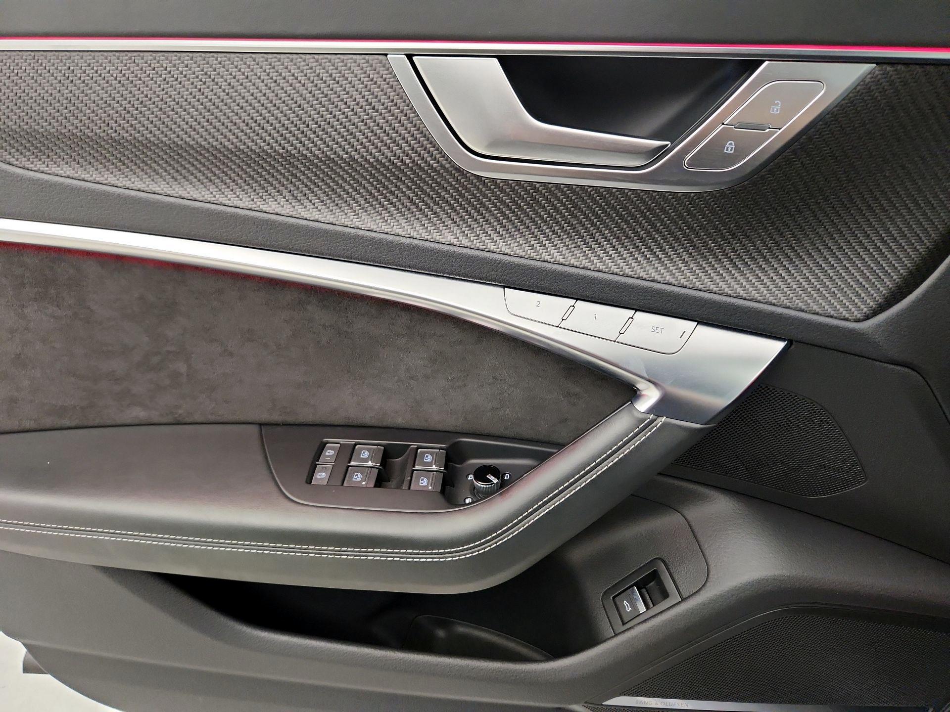 Thumbnail: 2021 Audi S6 - 12