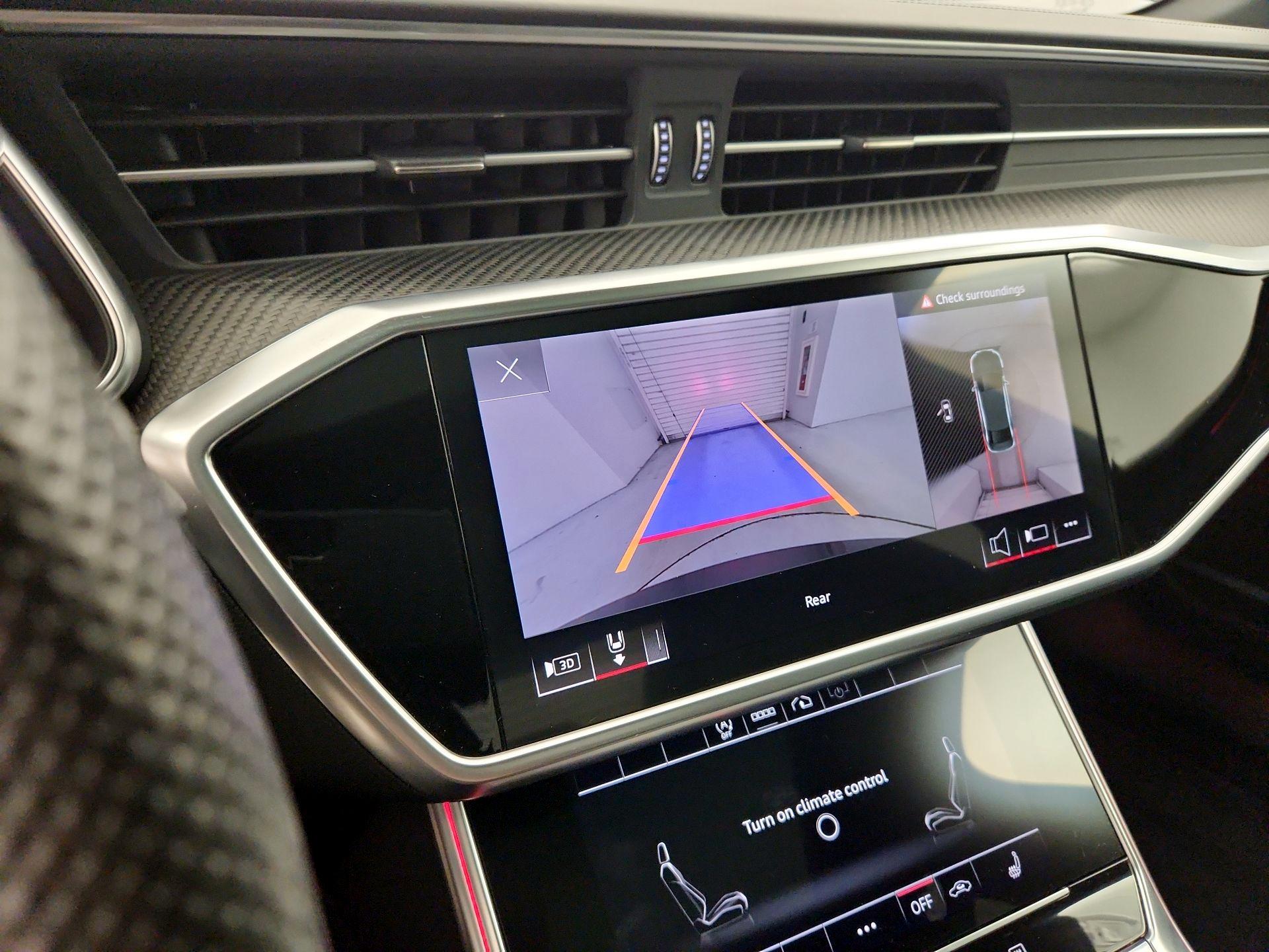 Thumbnail: 2021 Audi S6 - 14