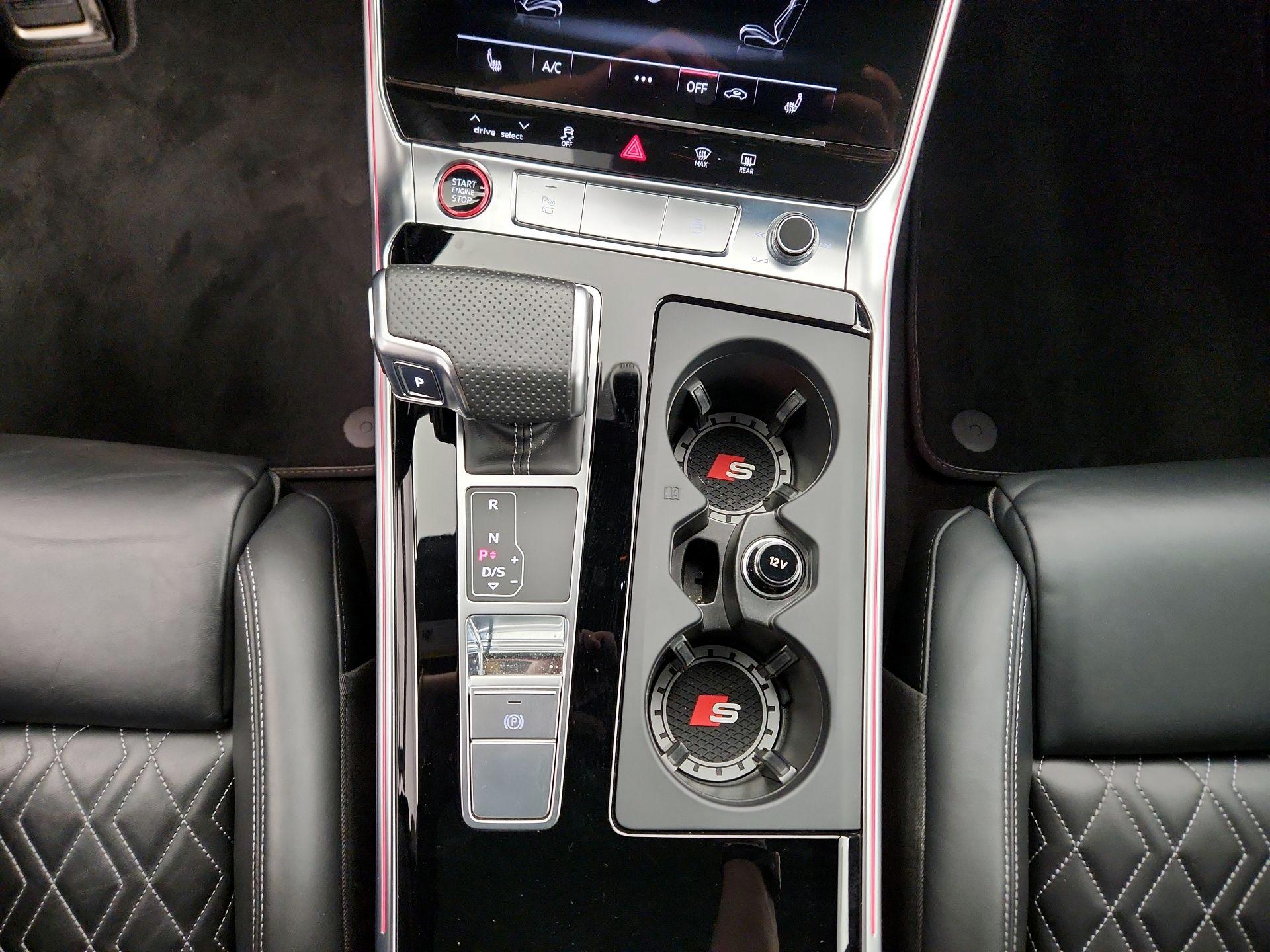 Thumbnail: 2021 Audi S6 - 17