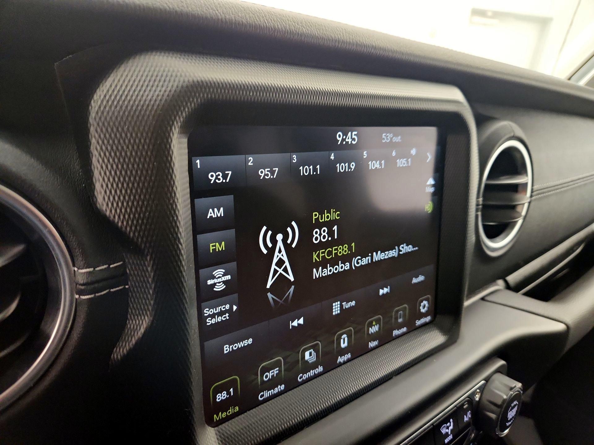 Thumbnail: 2022 Jeep Wrangler - 15