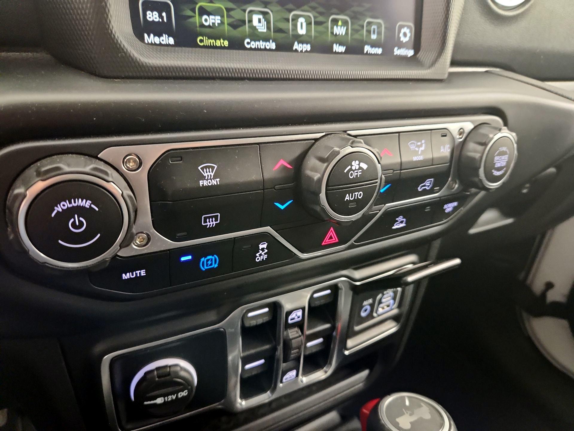 Thumbnail: 2022 Jeep Wrangler - 16